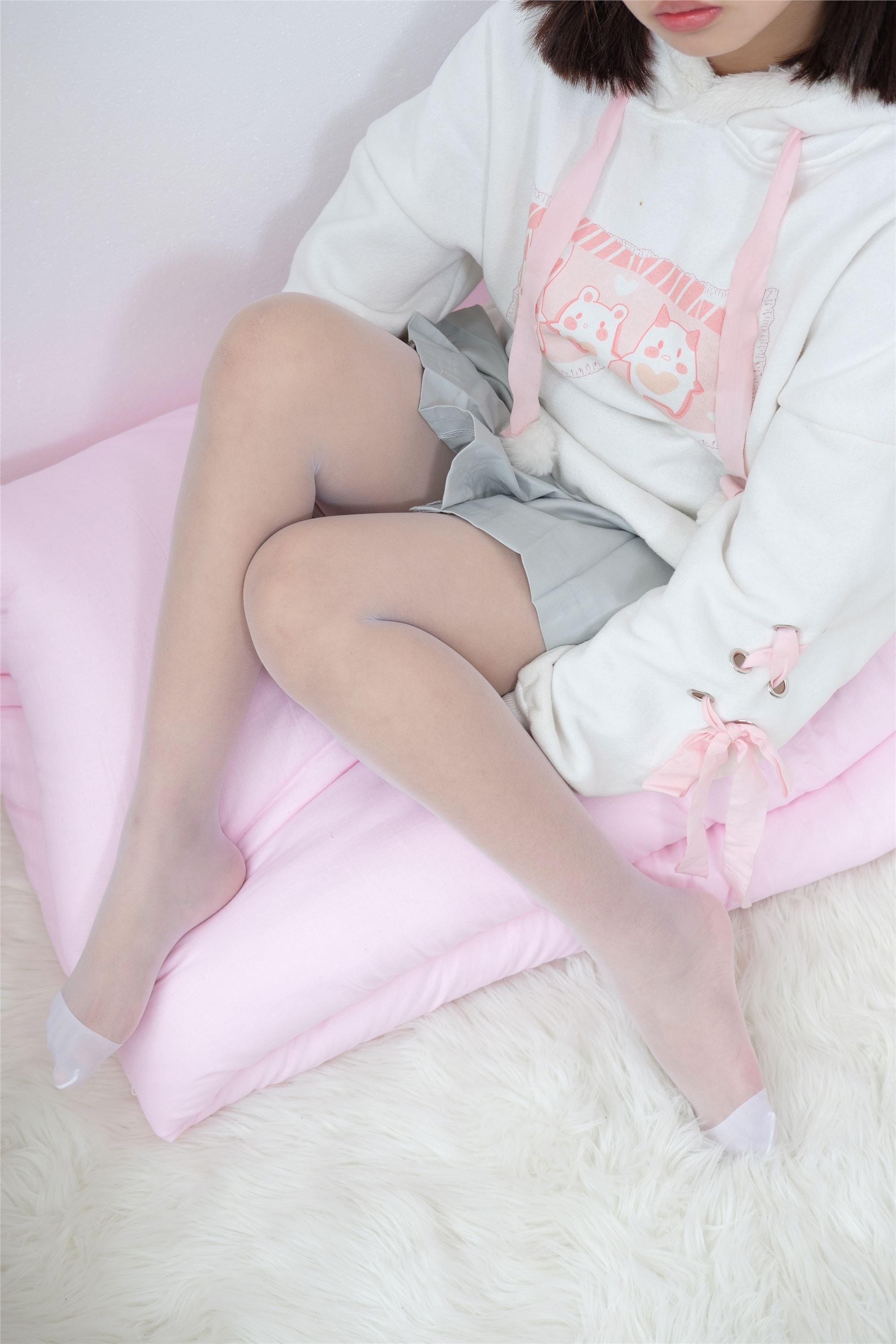 [森萝财团]萝莉丝足写真 BETA-016