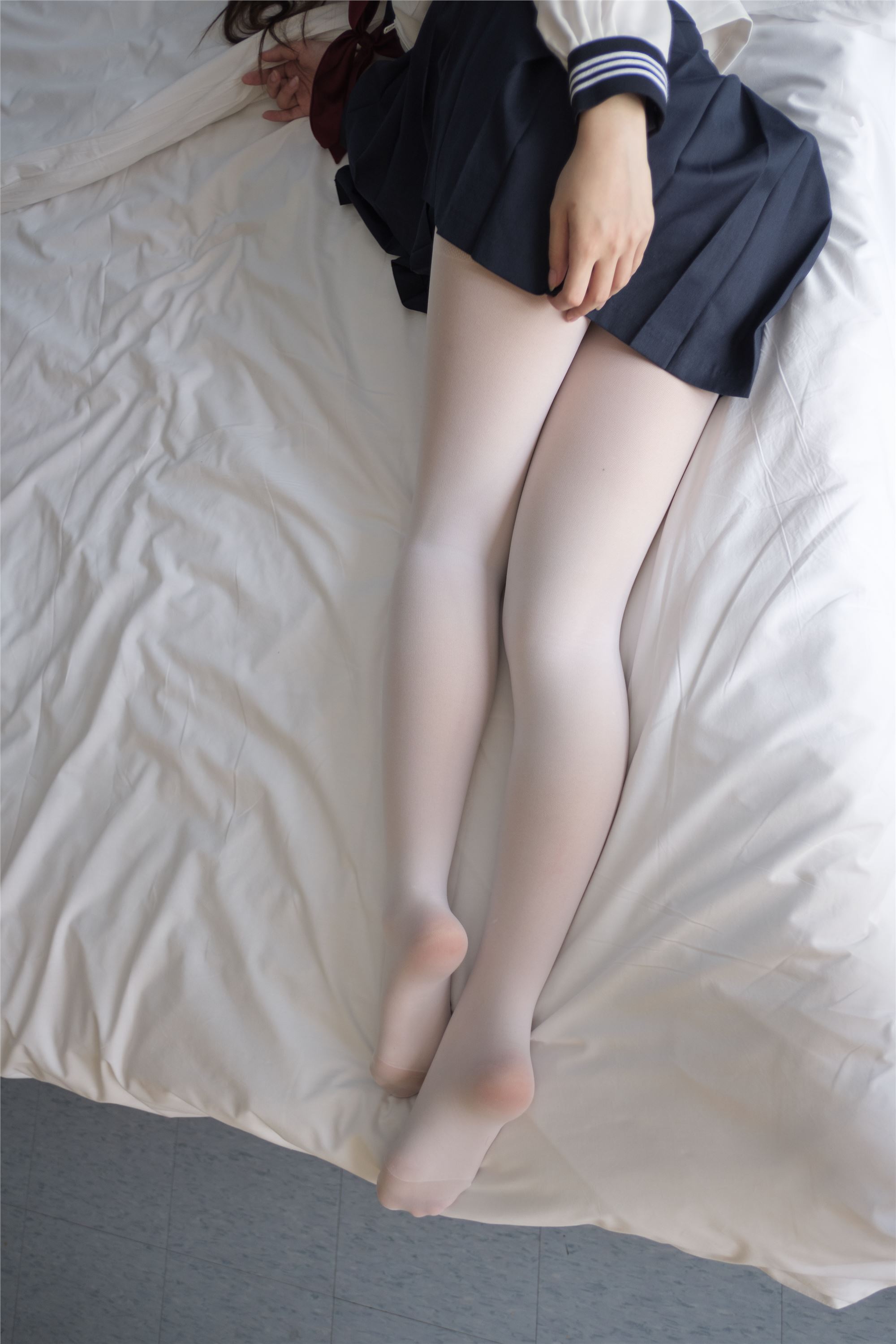 [森萝财团]萝莉丝足写真BETA-017