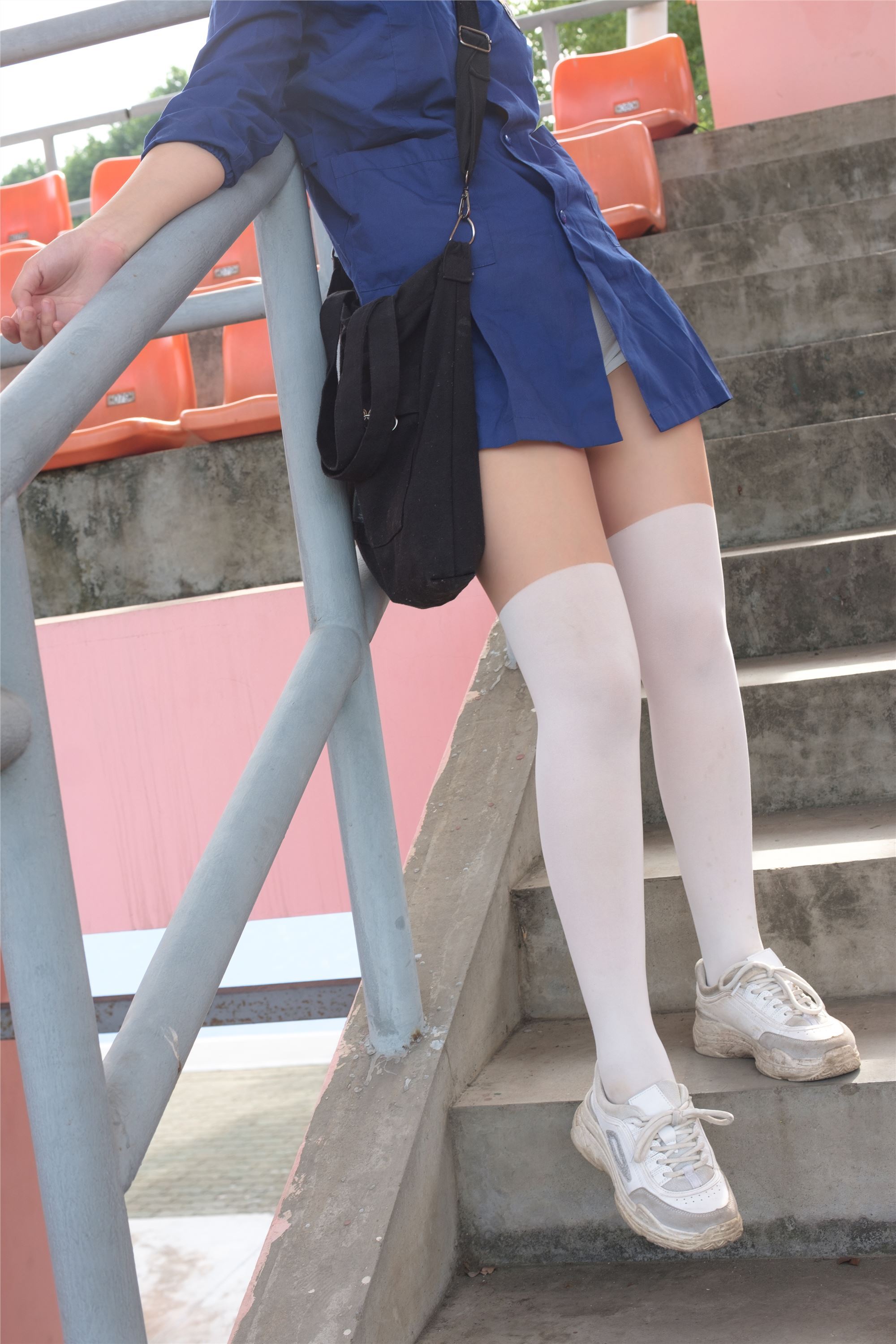 [森萝财团]萝莉丝足写真 BETA-018