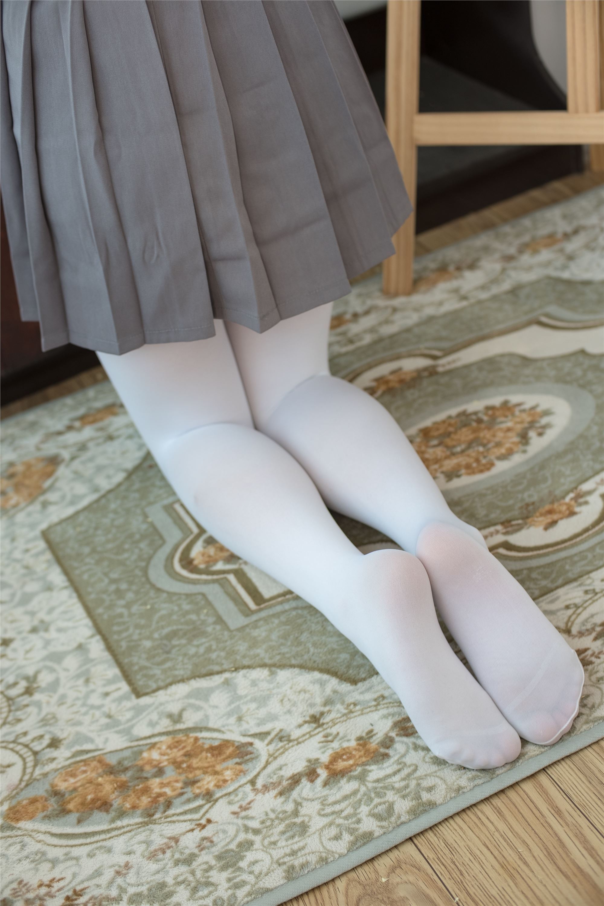 [森萝财团]萝莉丝足写真 BETA-020