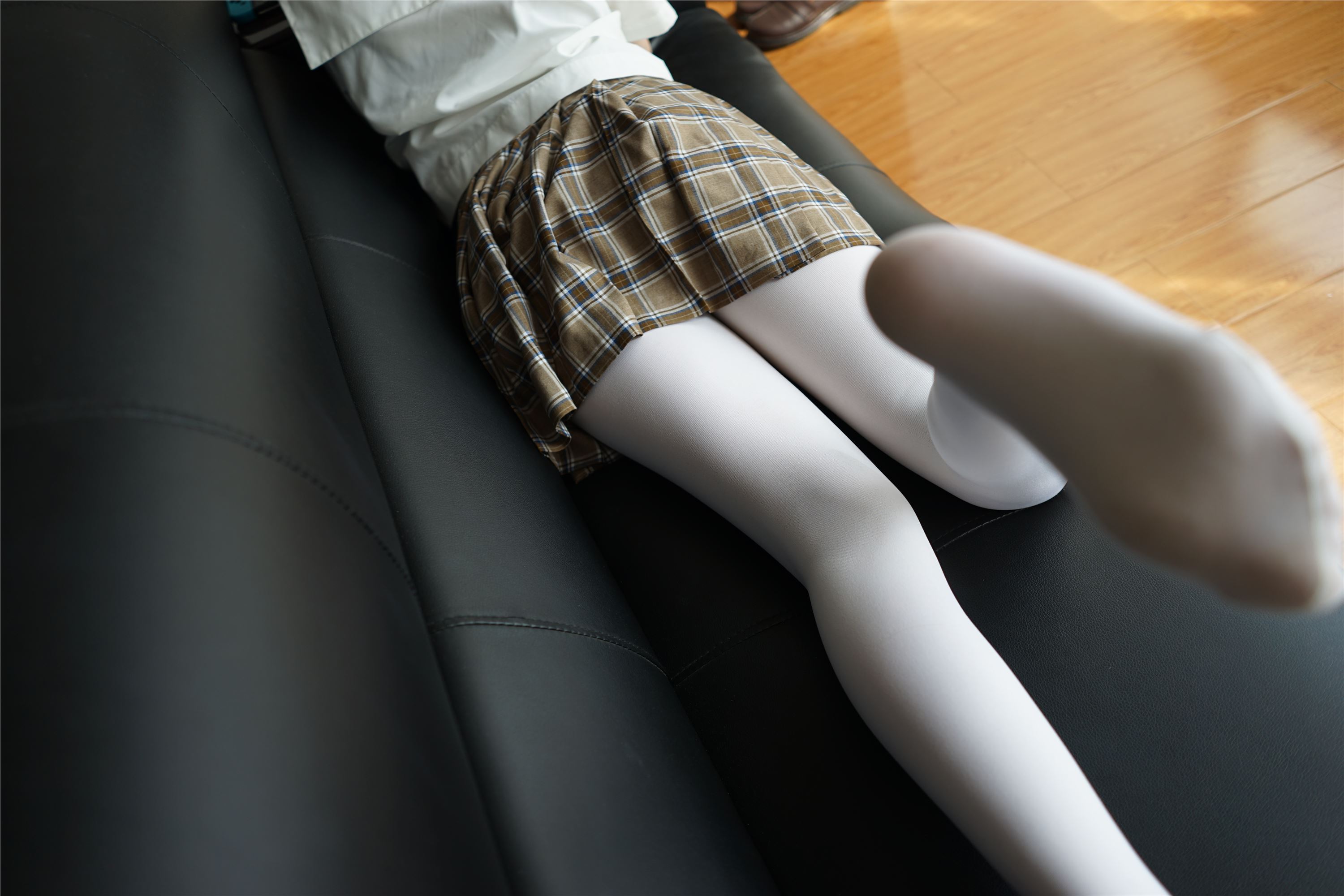 [森萝财团]萝莉丝足写真 BETA-021