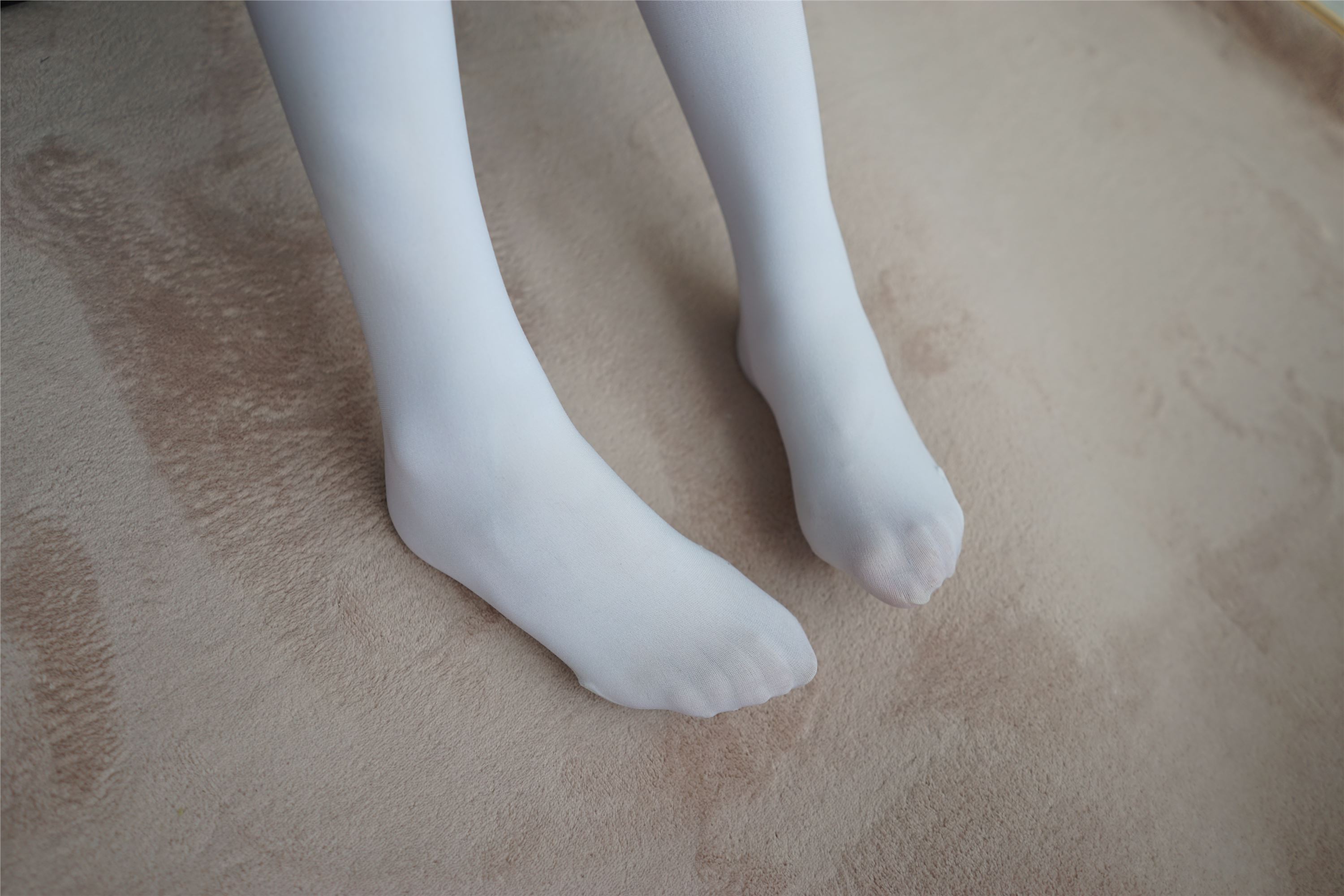 [森萝财团]萝莉丝足写真 BETA-021