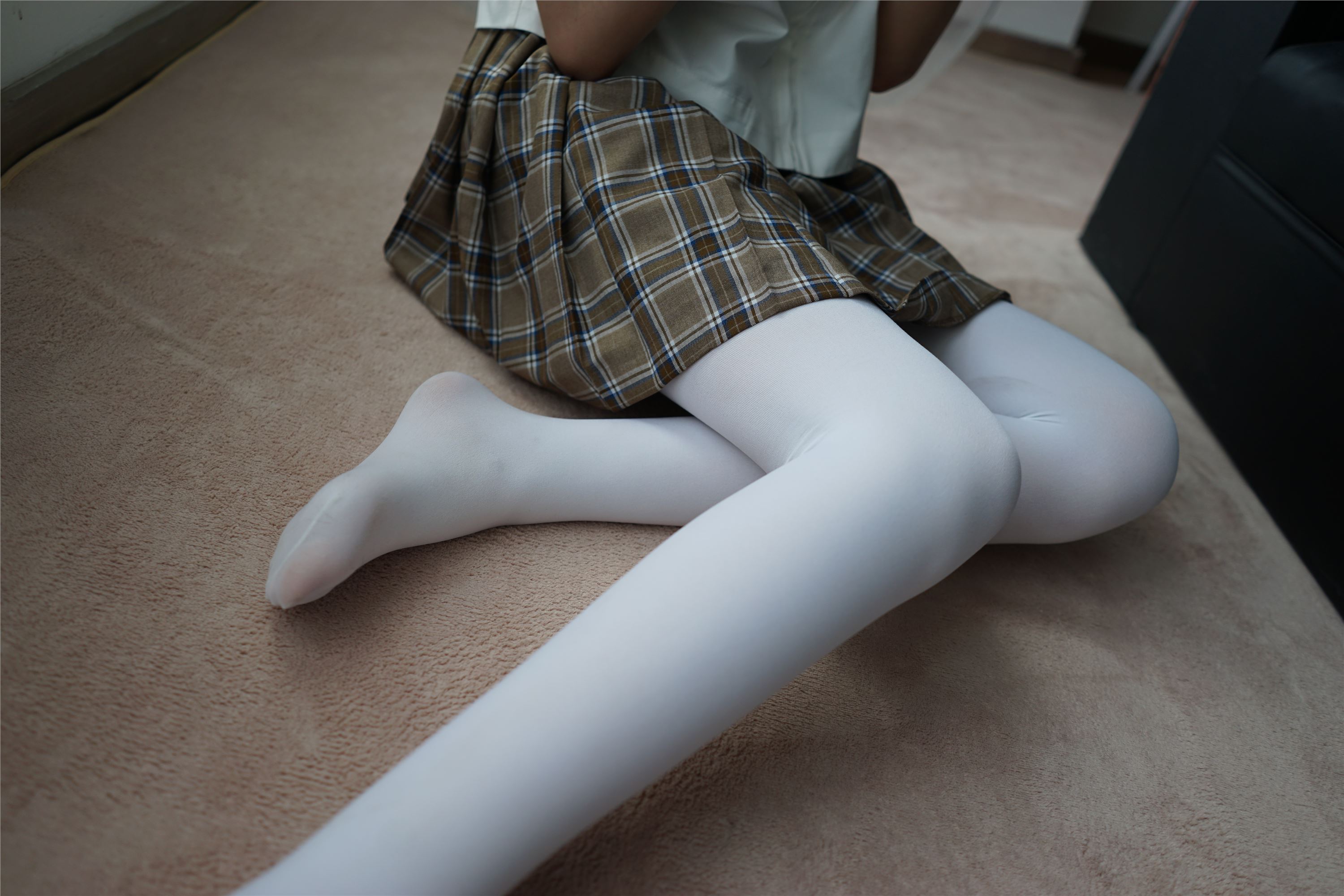 [森萝财团]萝莉丝足写真 BETA-021