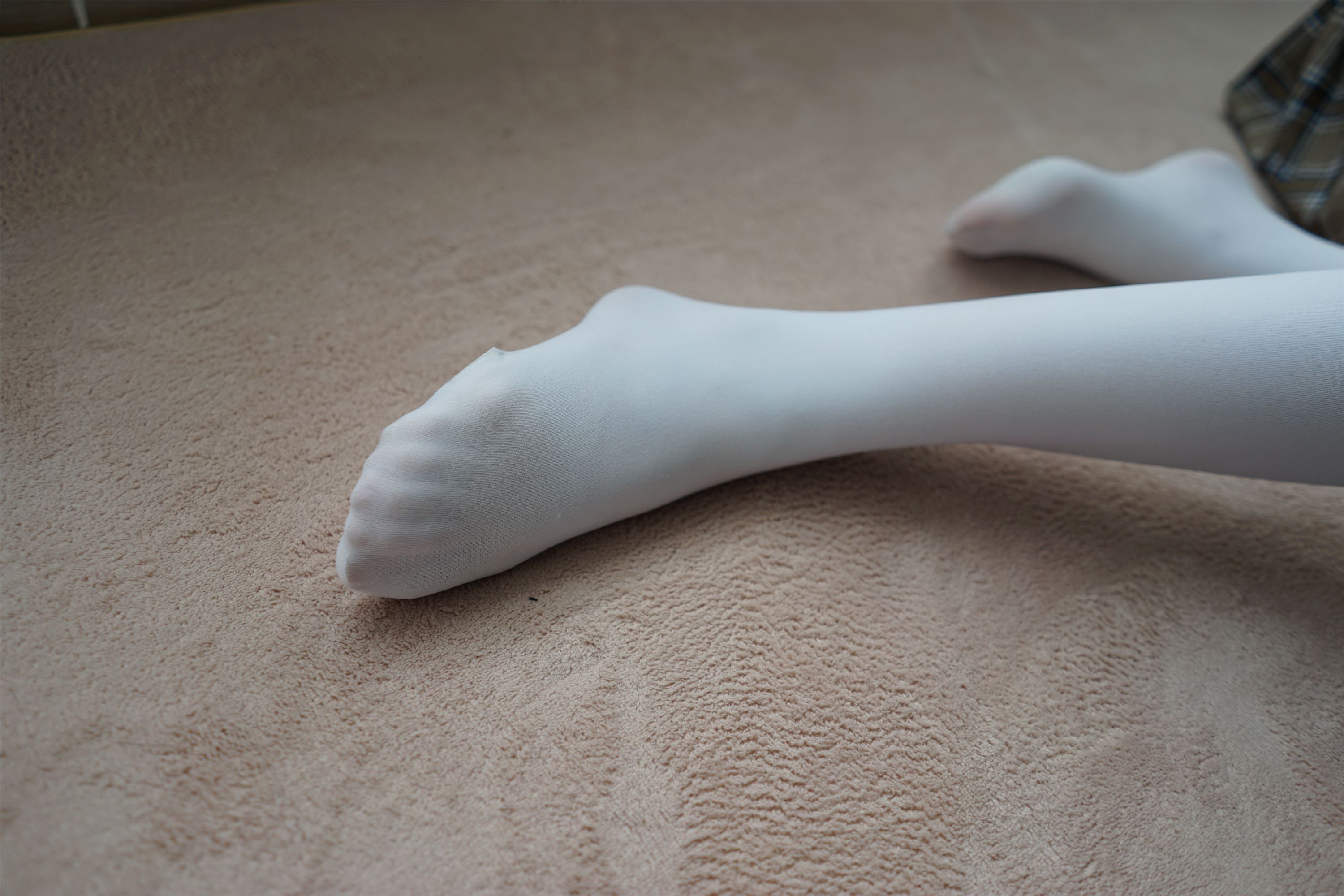 [森萝财团]萝莉丝足写真 BETA-021