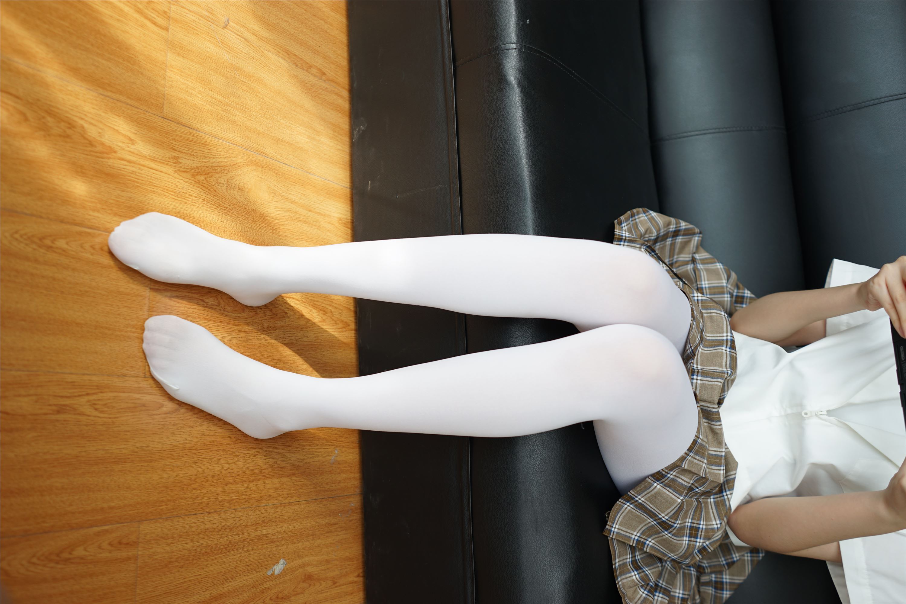 [森萝财团]萝莉丝足写真 BETA-021