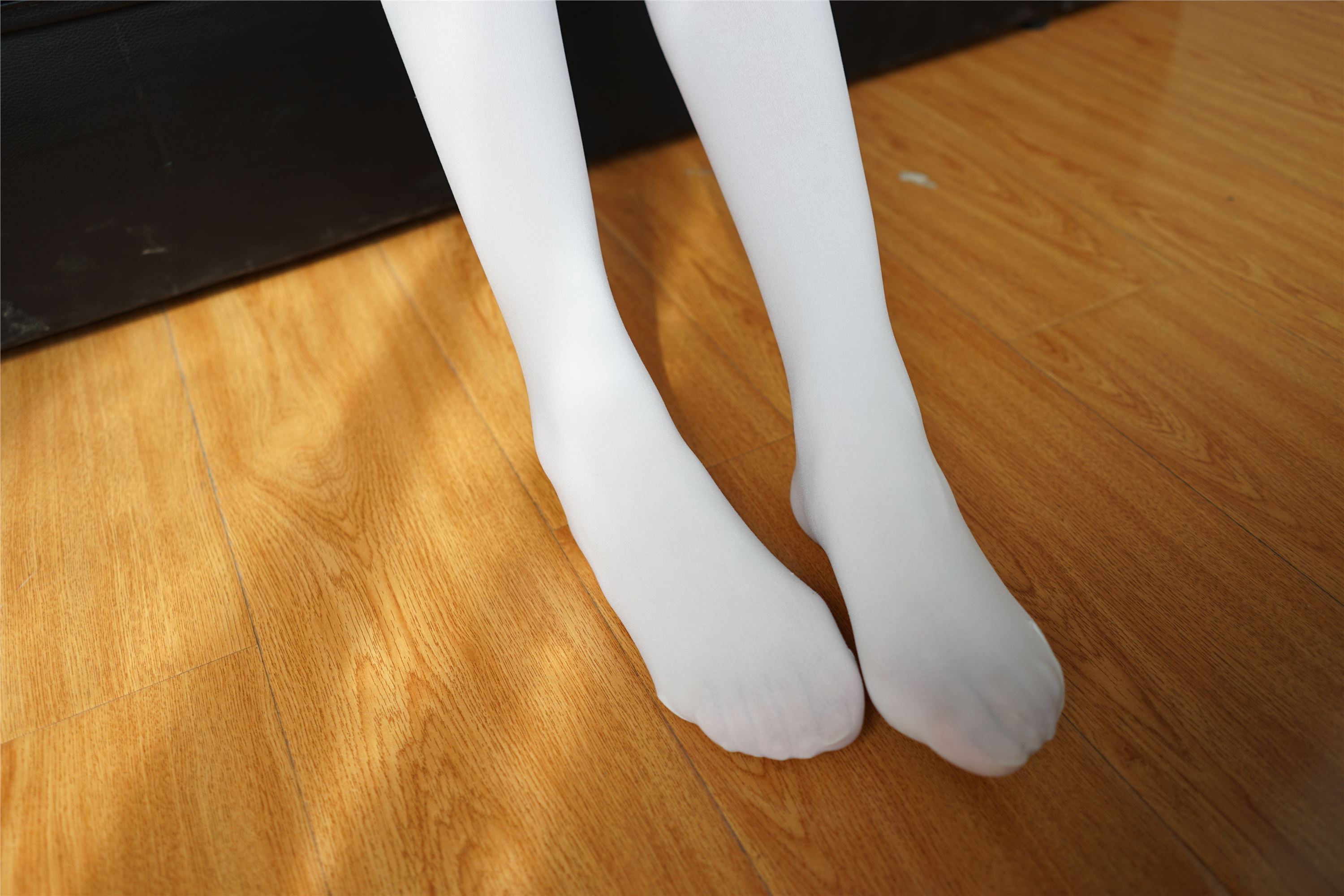 [森萝财团]萝莉丝足写真 BETA-021