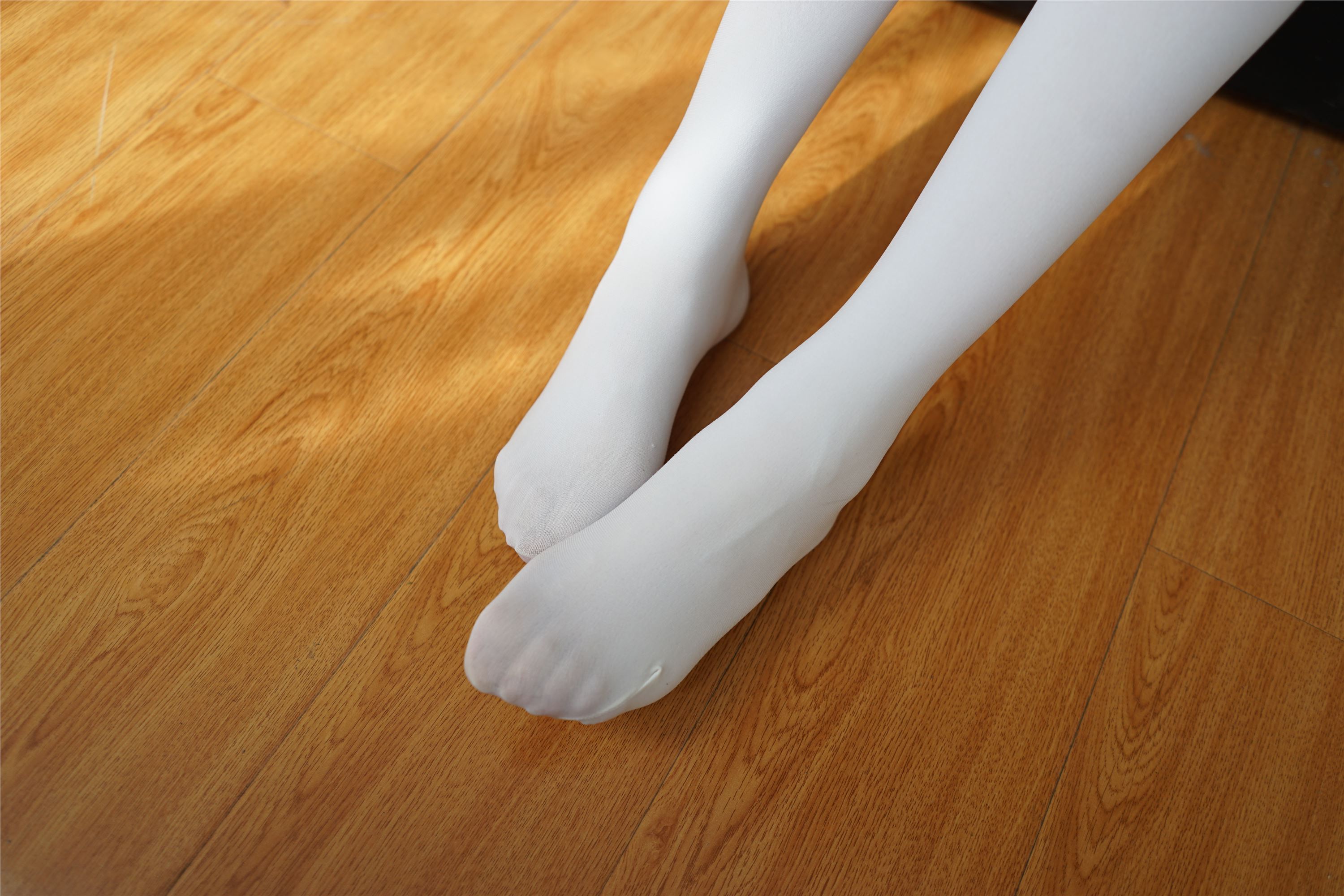 [森萝财团]萝莉丝足写真 BETA-021