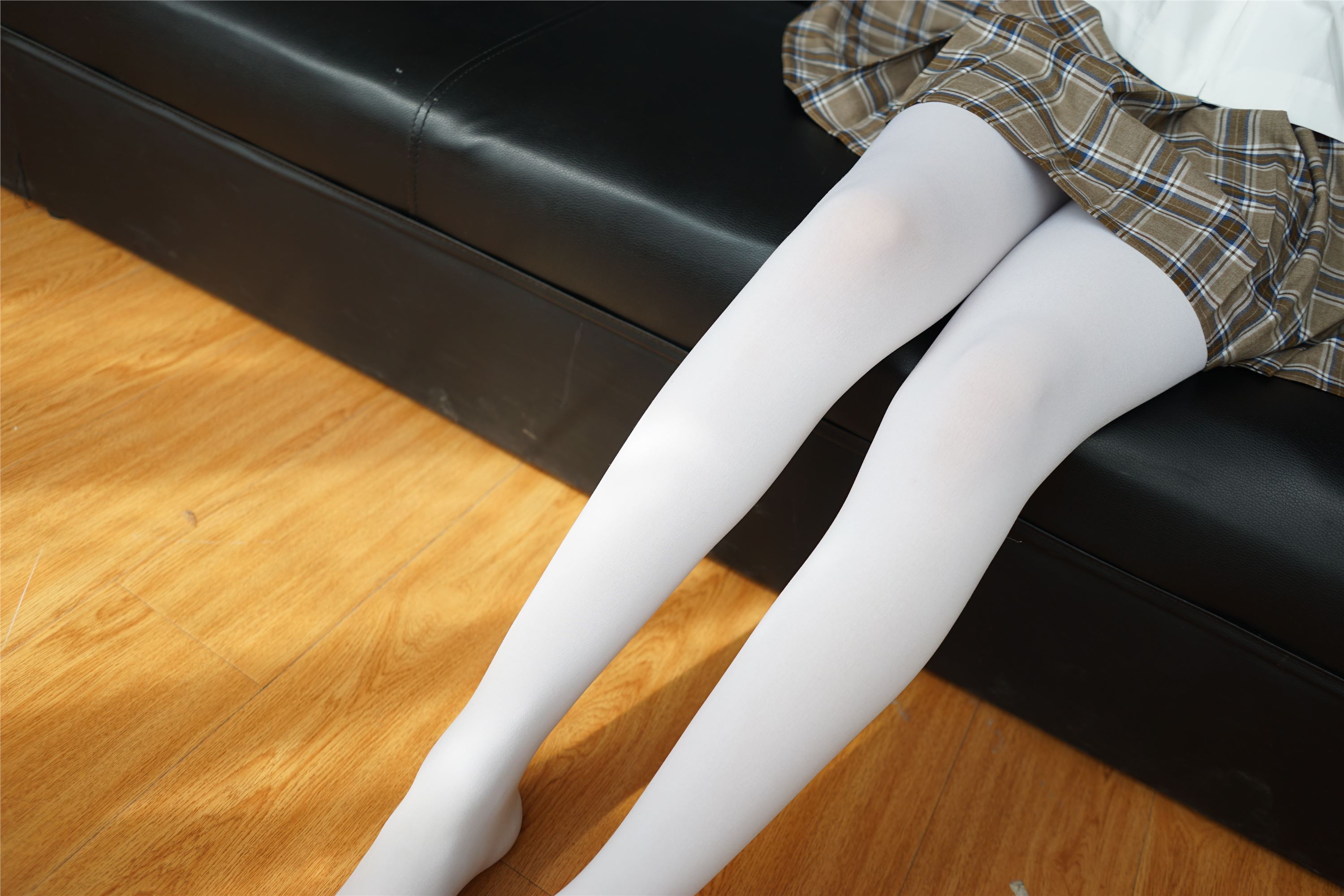 [森萝财团]萝莉丝足写真 BETA-021