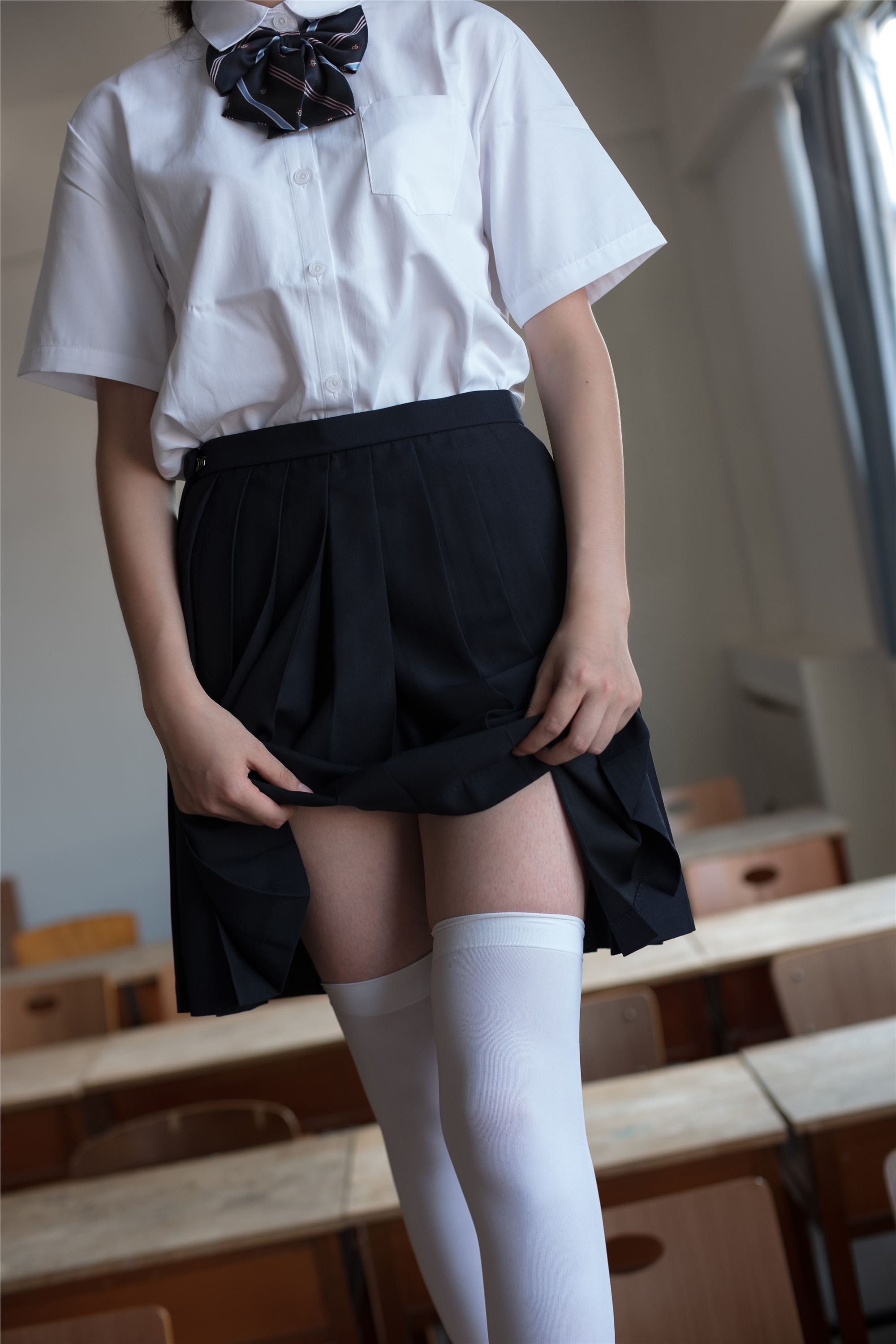 [森萝财团]萝莉丝足写真 BETA-022