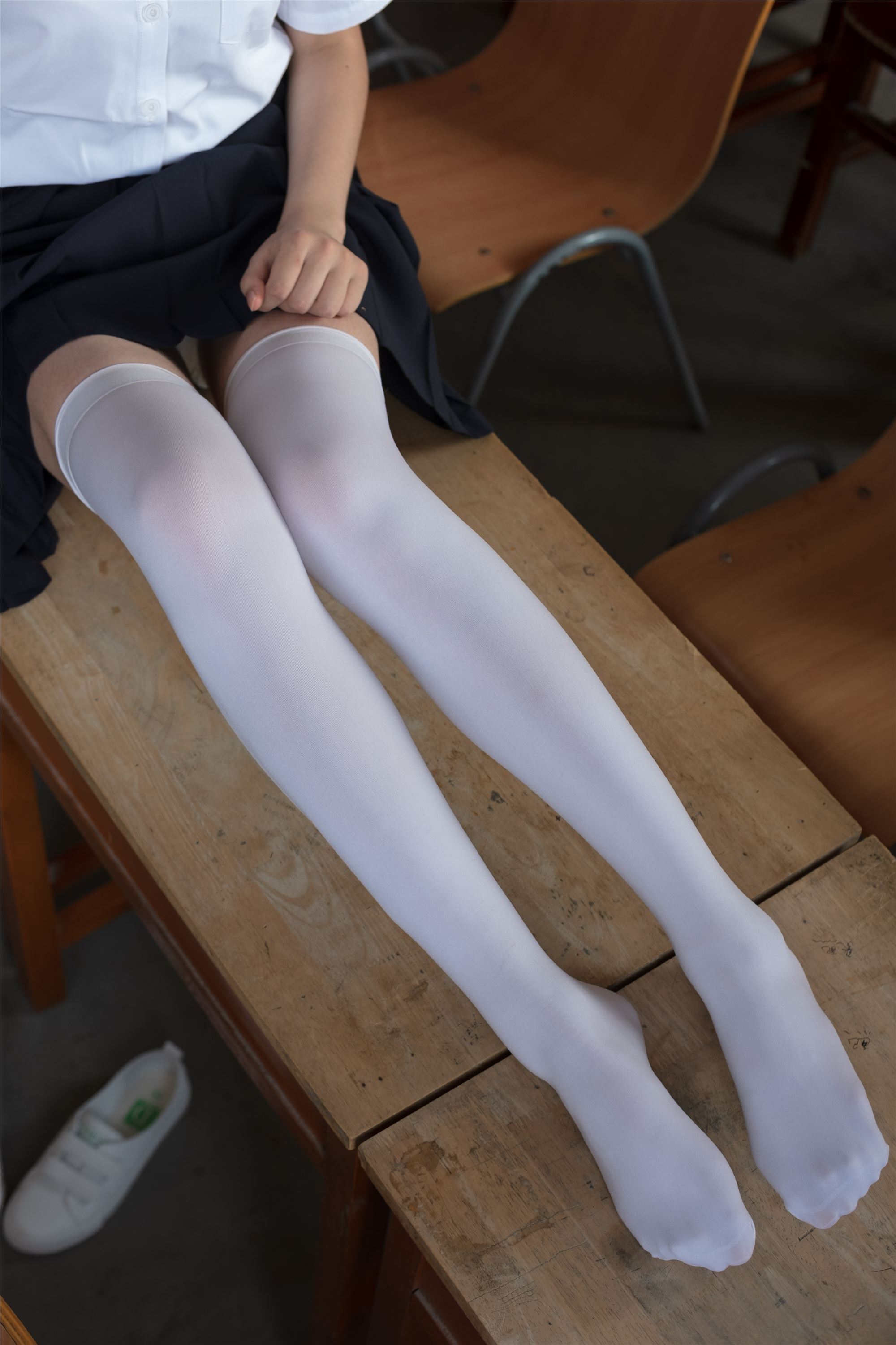 [森萝财团]萝莉丝足写真 BETA-022