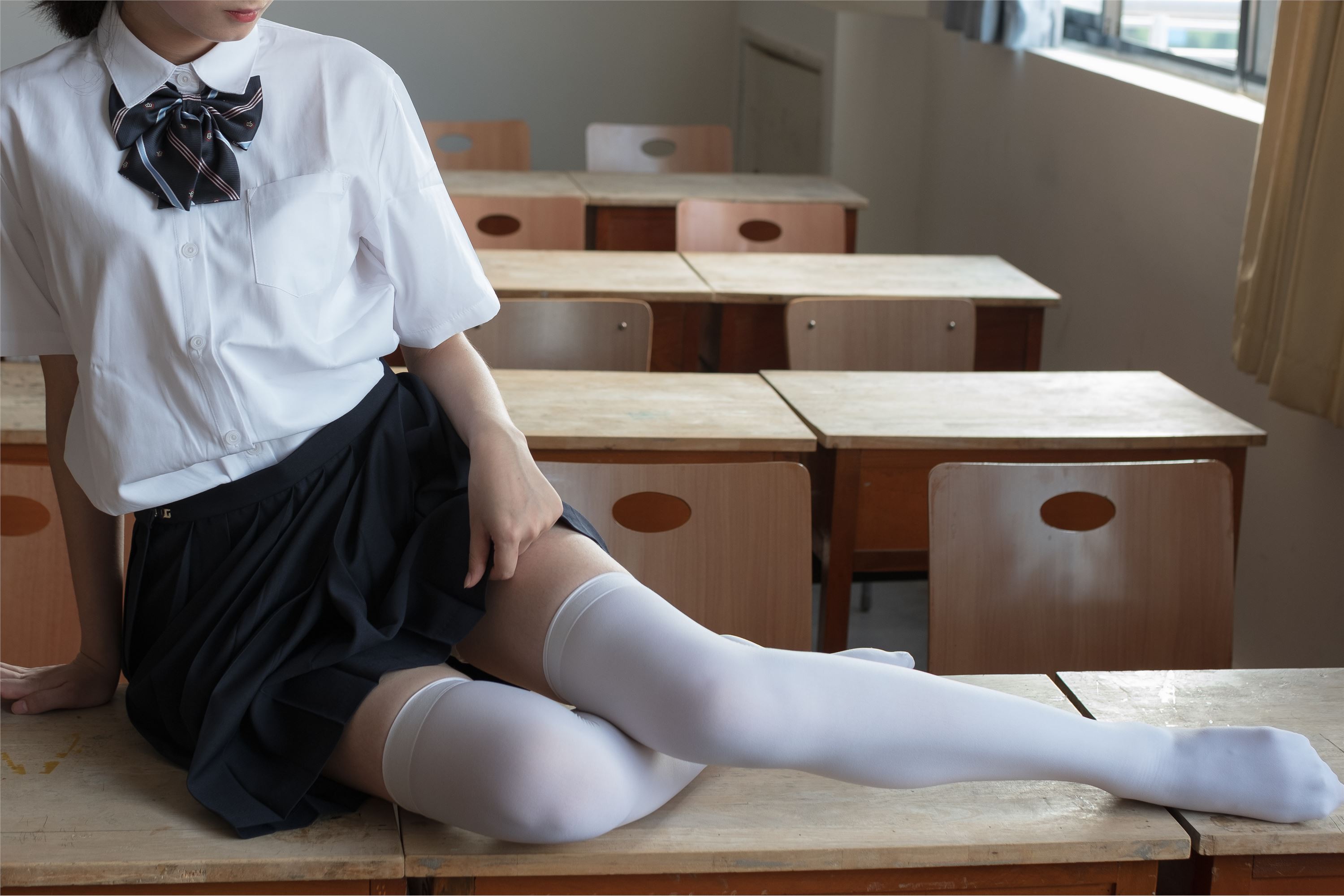 [森萝财团]萝莉丝足写真 BETA-022