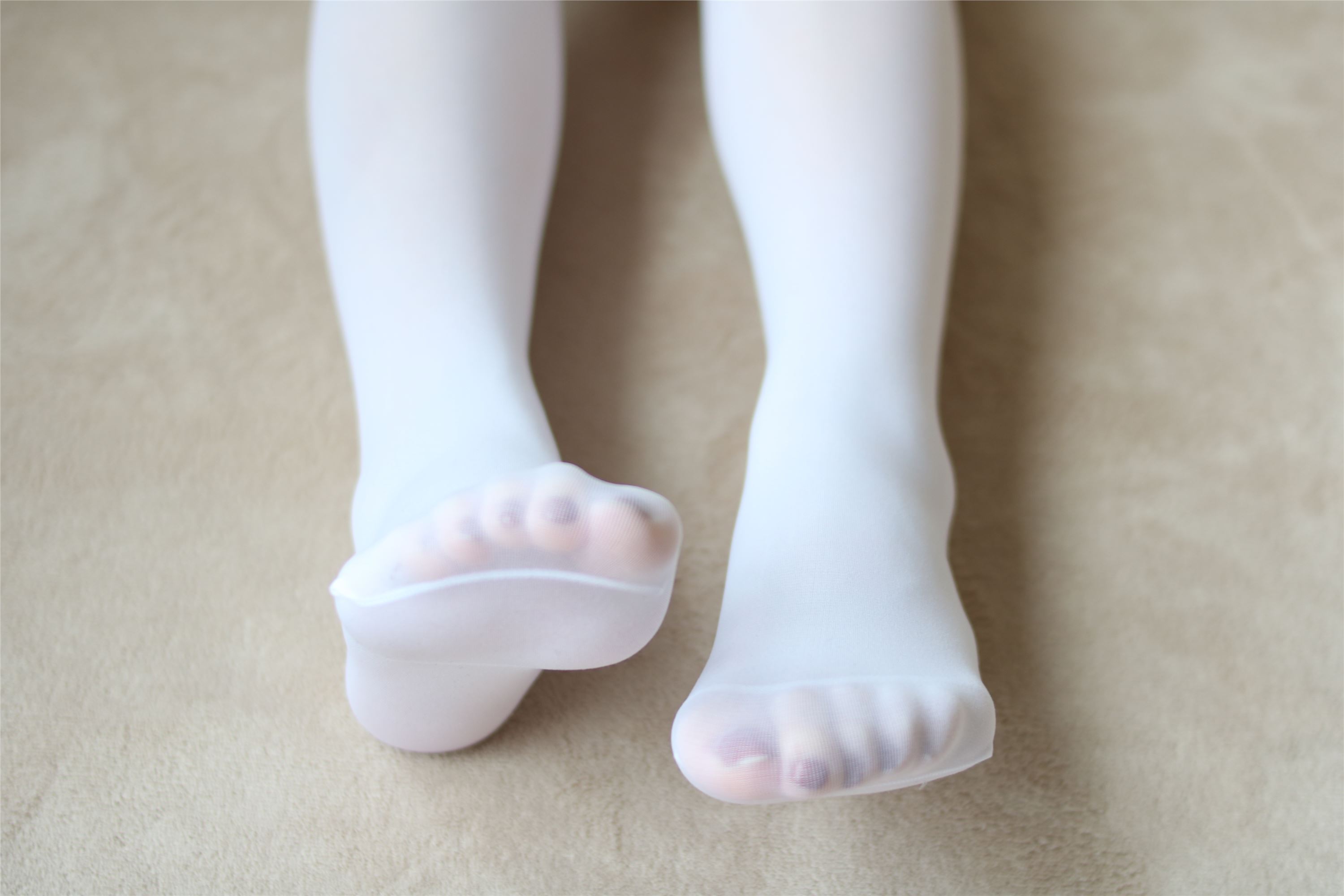 [森萝财团]萝莉丝足写真 BETA-023