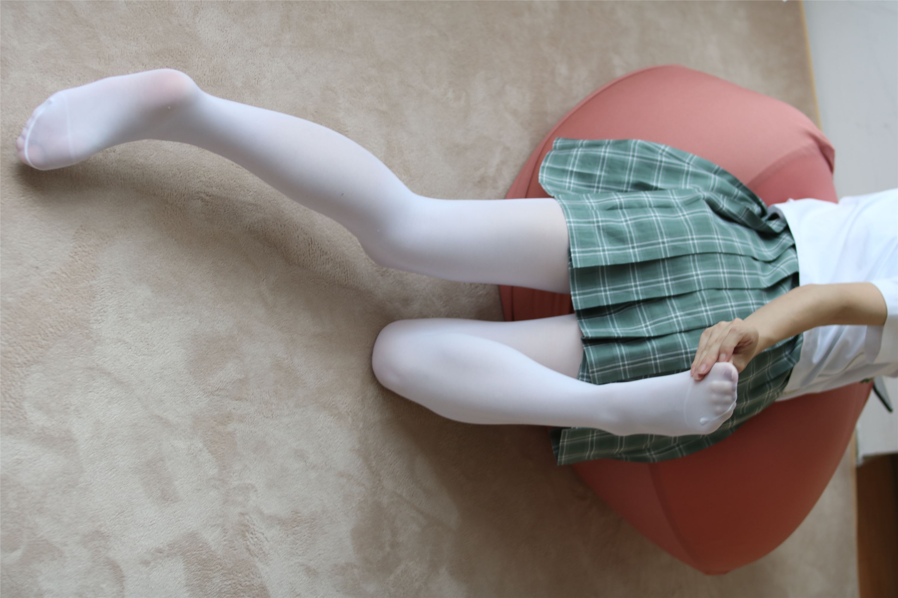 [森萝财团]萝莉丝足写真 BETA-023