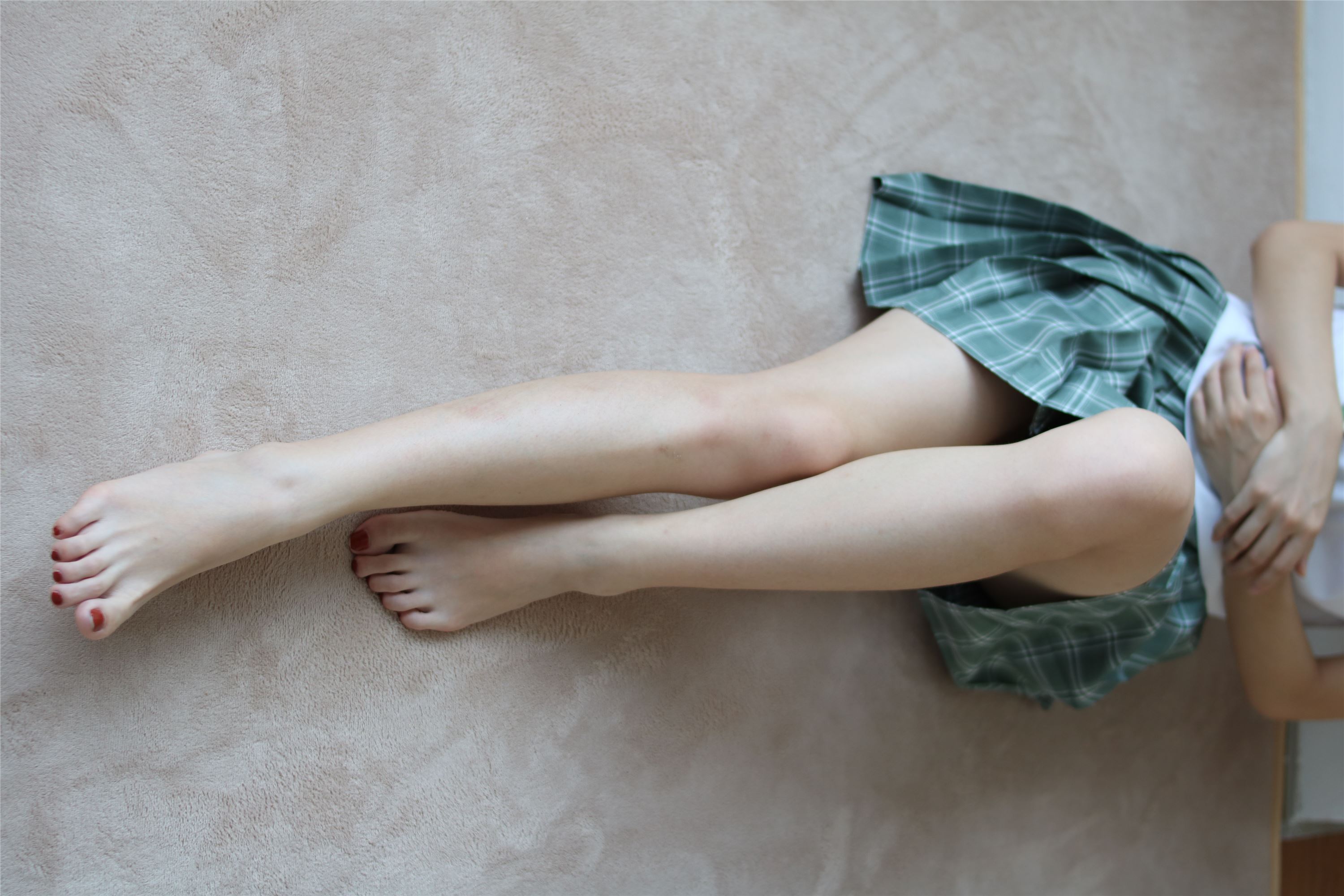 [森萝财团]萝莉丝足写真 BETA-023