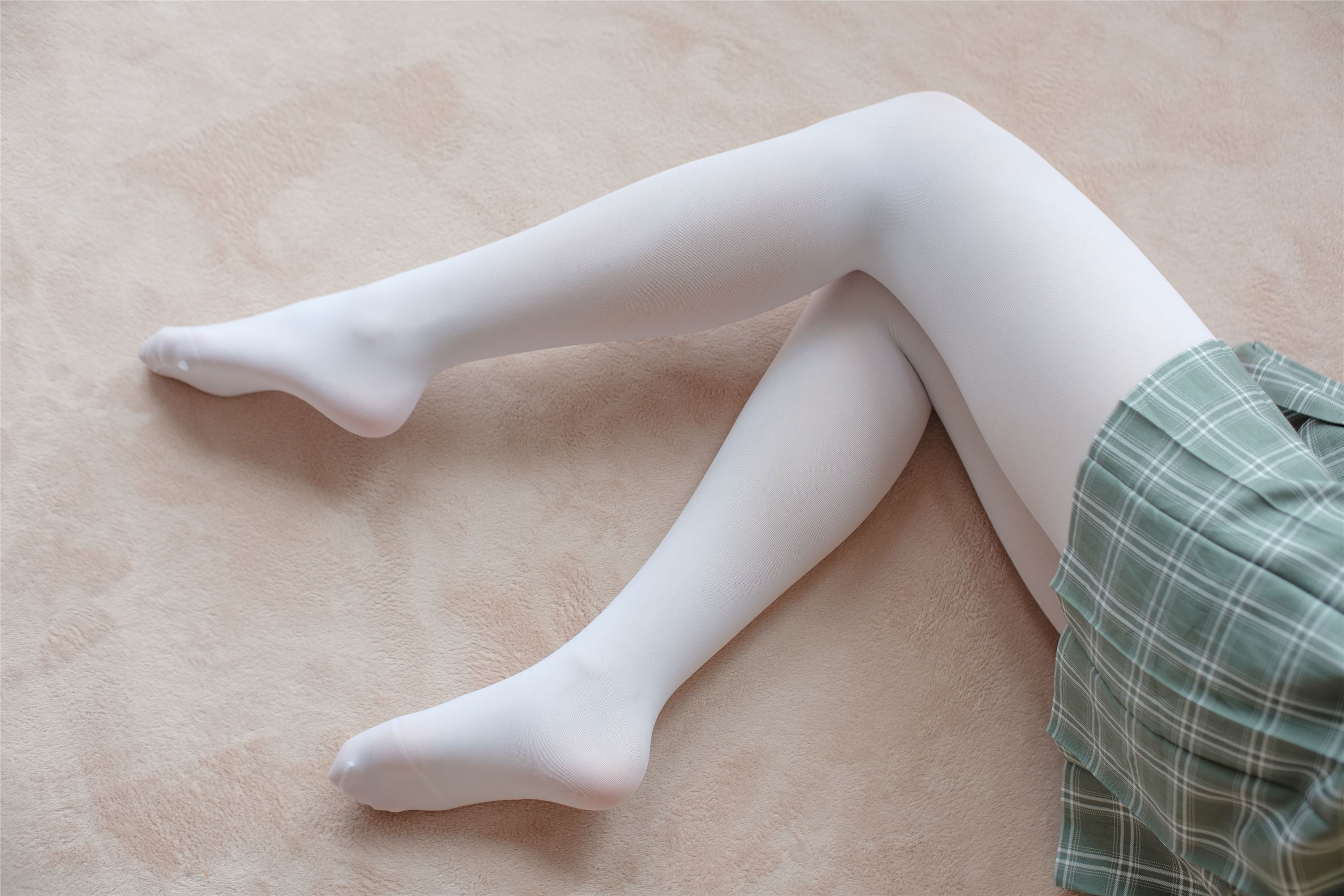 [森萝财团]萝莉丝足写真 BETA-023