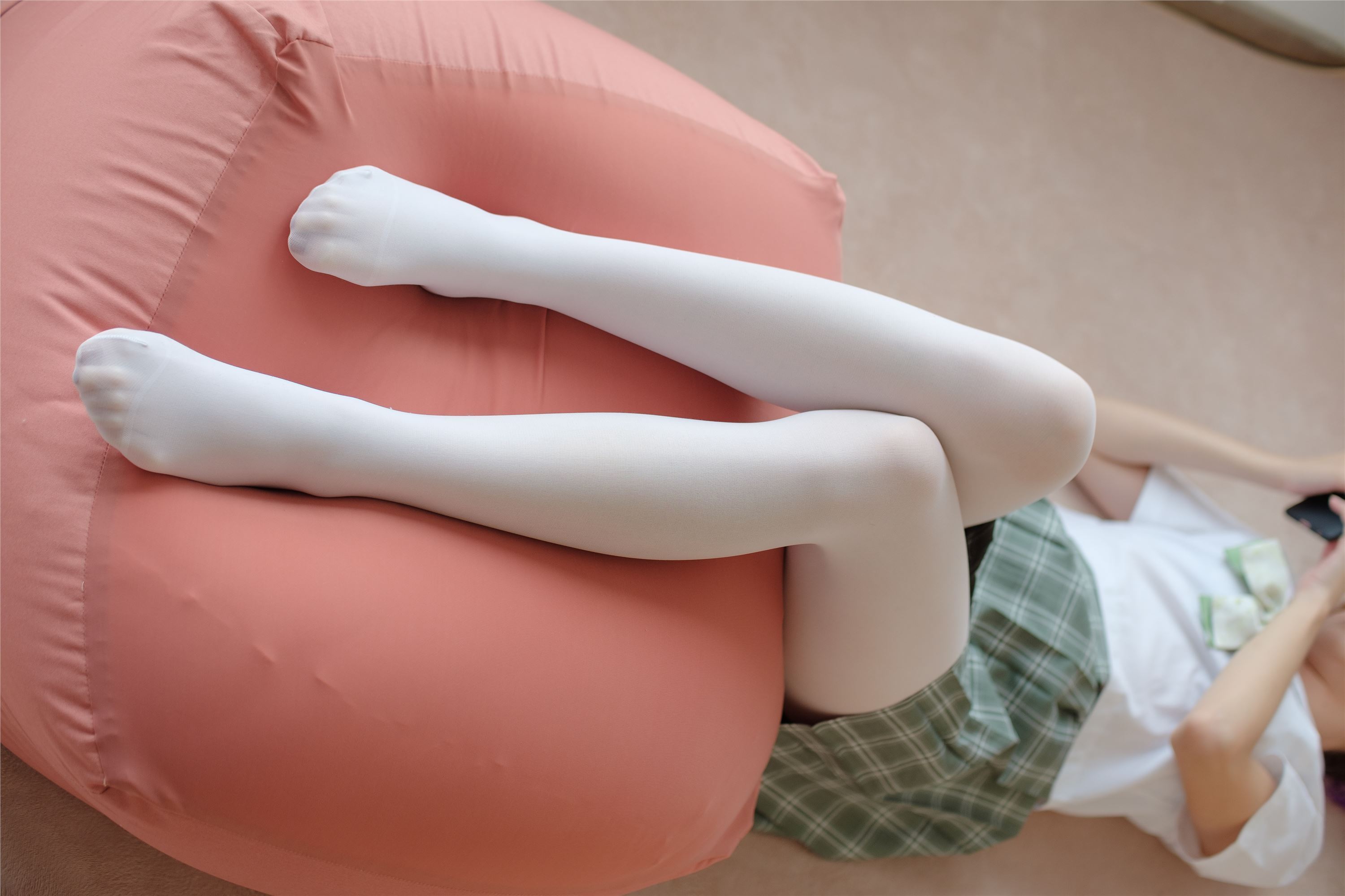 [森萝财团]萝莉丝足写真 BETA-023