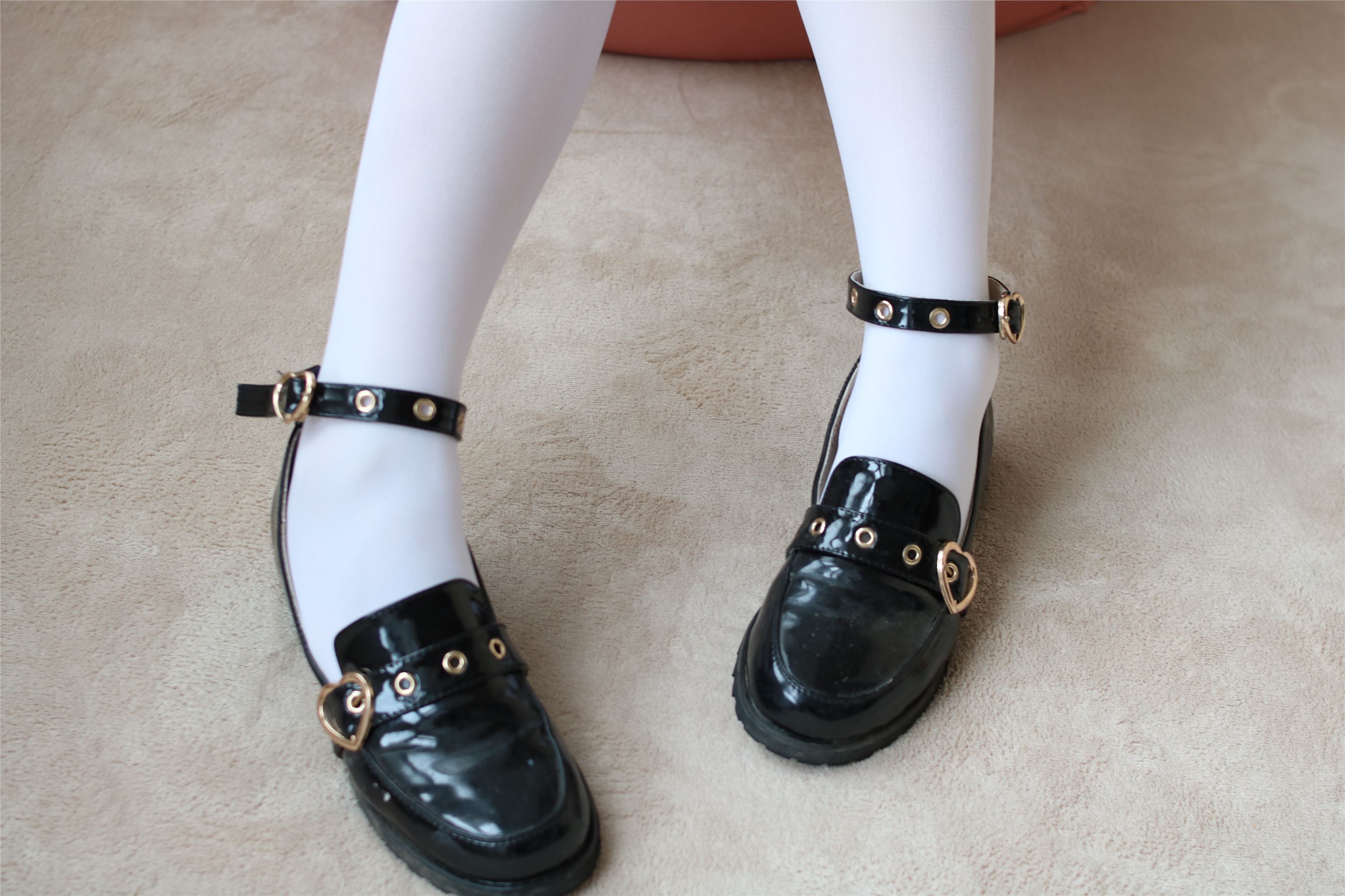 [森萝财团]萝莉丝足写真 BETA-023