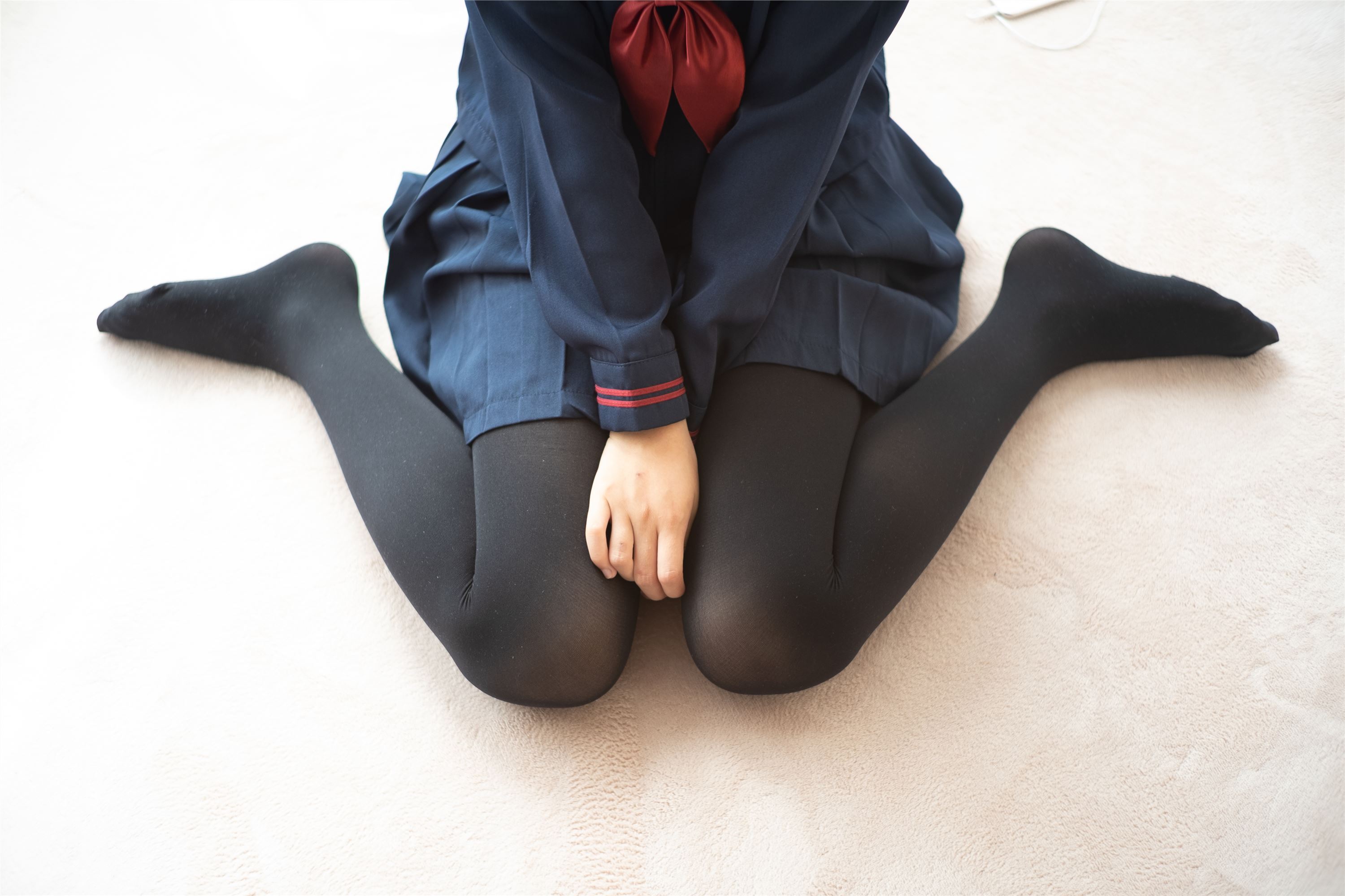 [森萝财团]萝莉丝足写真BETA-024