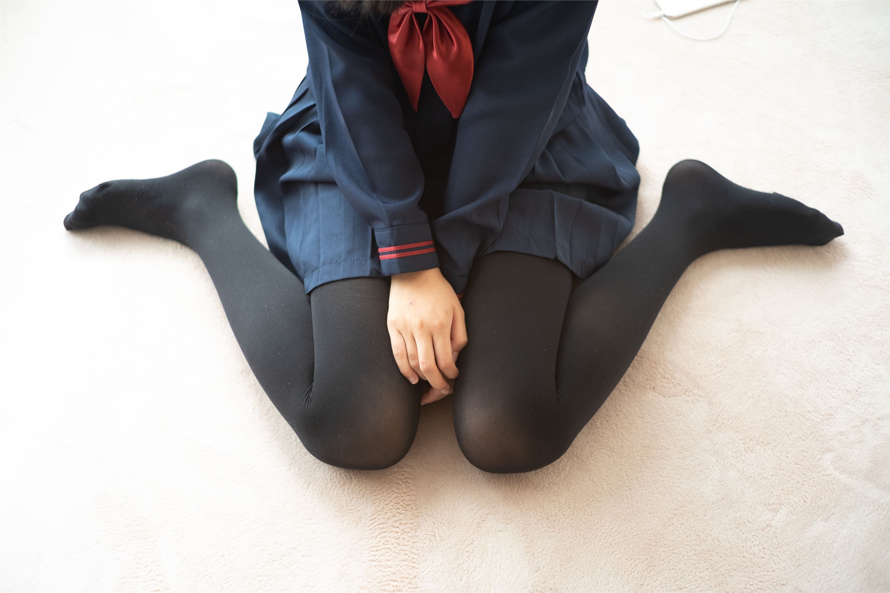 [森萝财团]萝莉丝足写真BETA-024