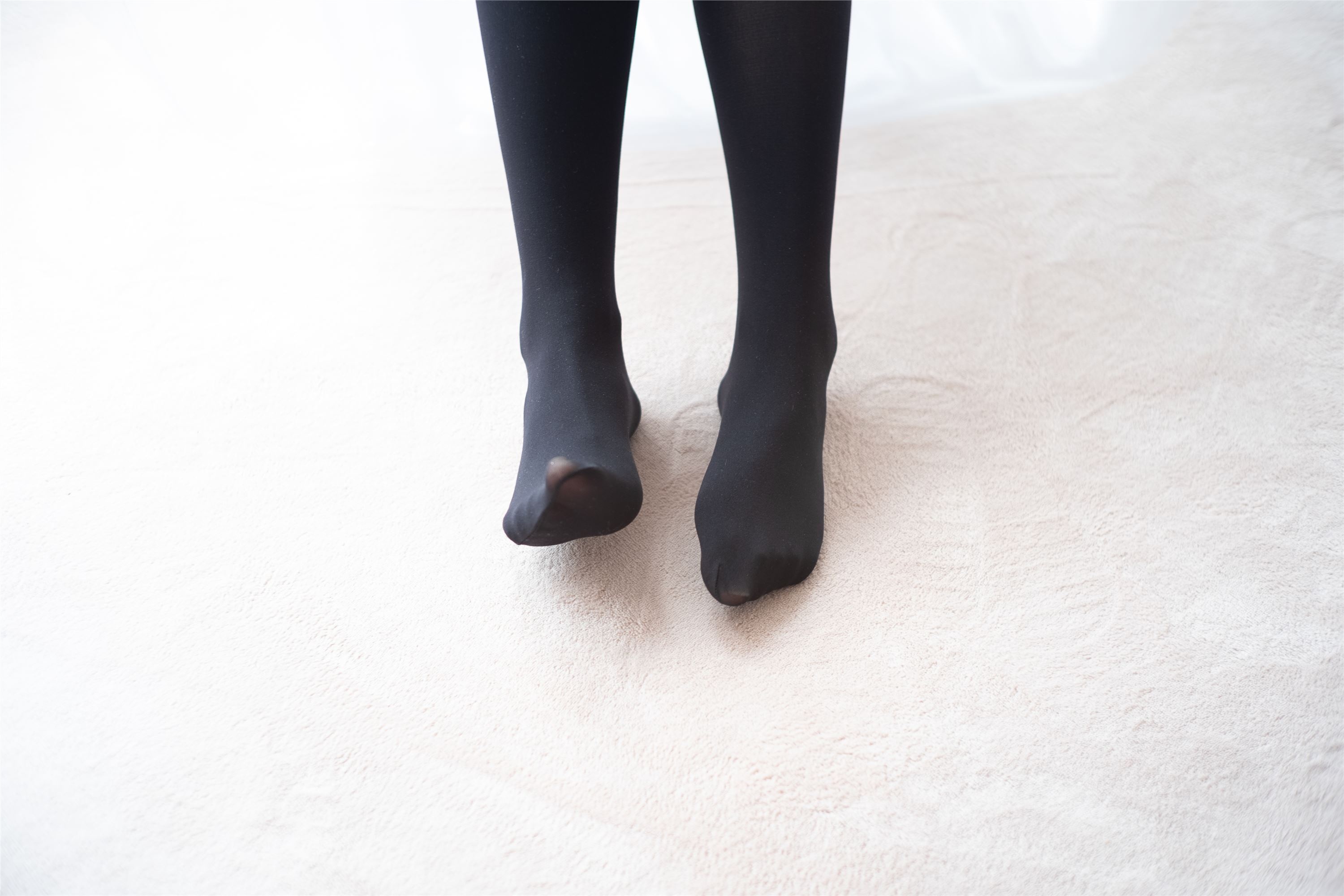 [森萝财团]萝莉丝足写真BETA-024