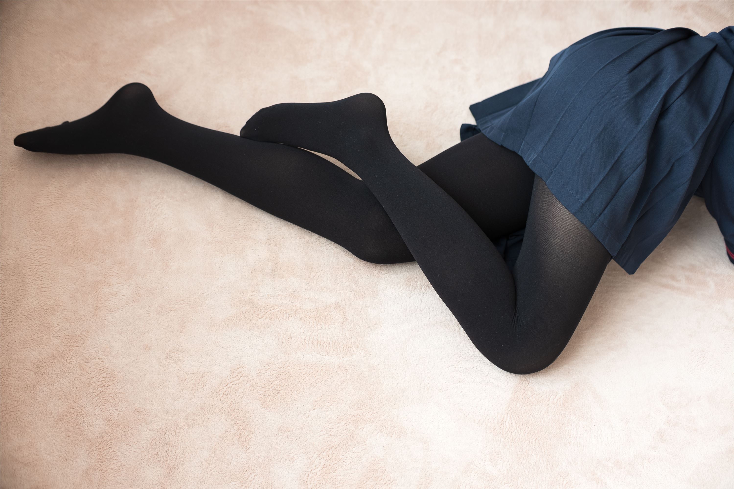 [森萝财团]萝莉丝足写真BETA-024