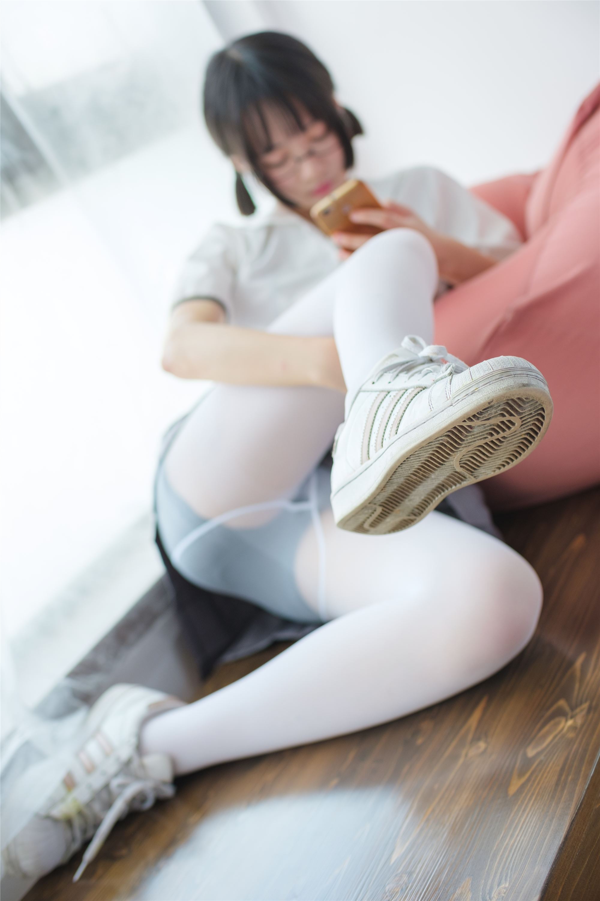 [森萝财团]萝莉丝足写真 BETA-026