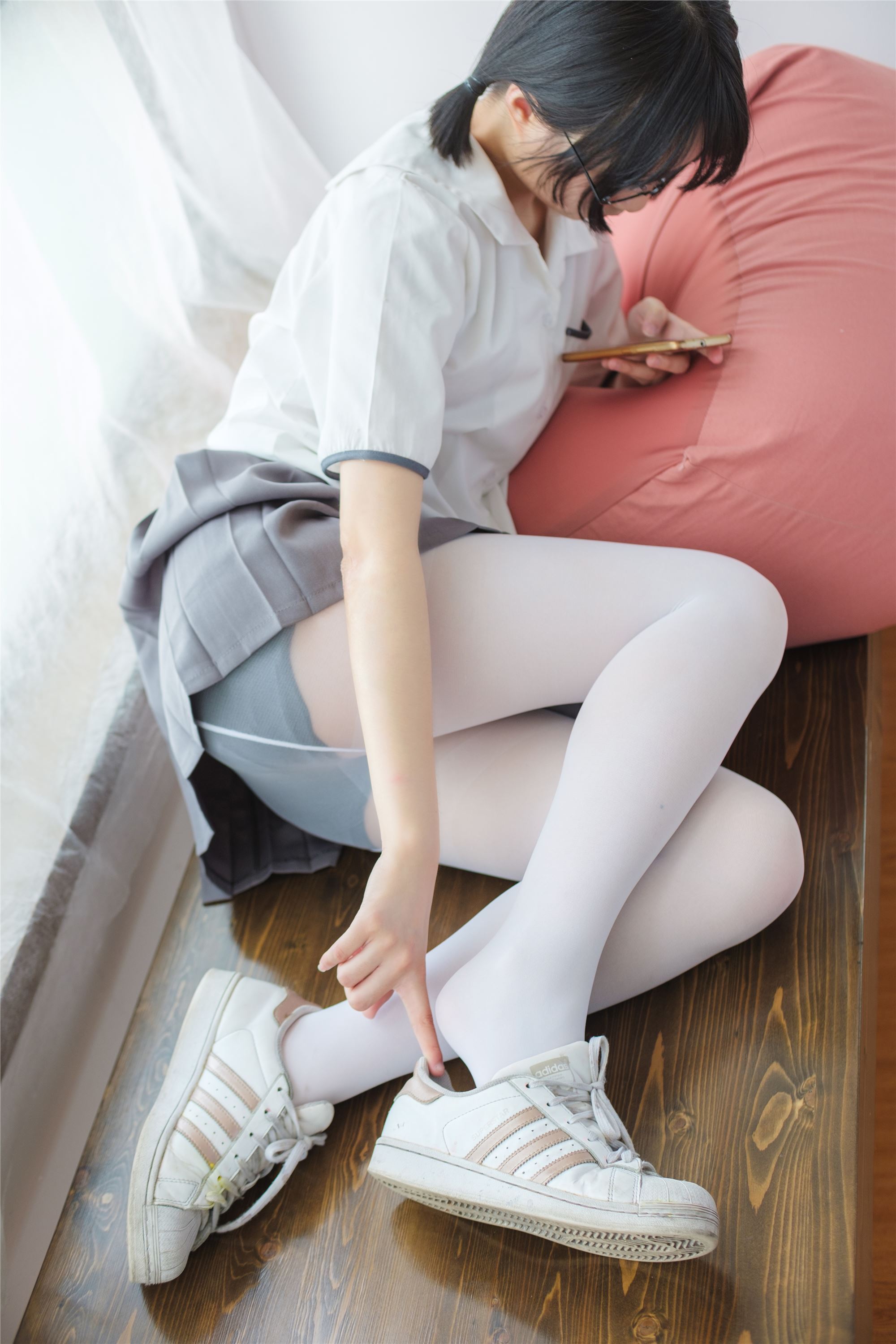 [森萝财团]萝莉丝足写真 BETA-026