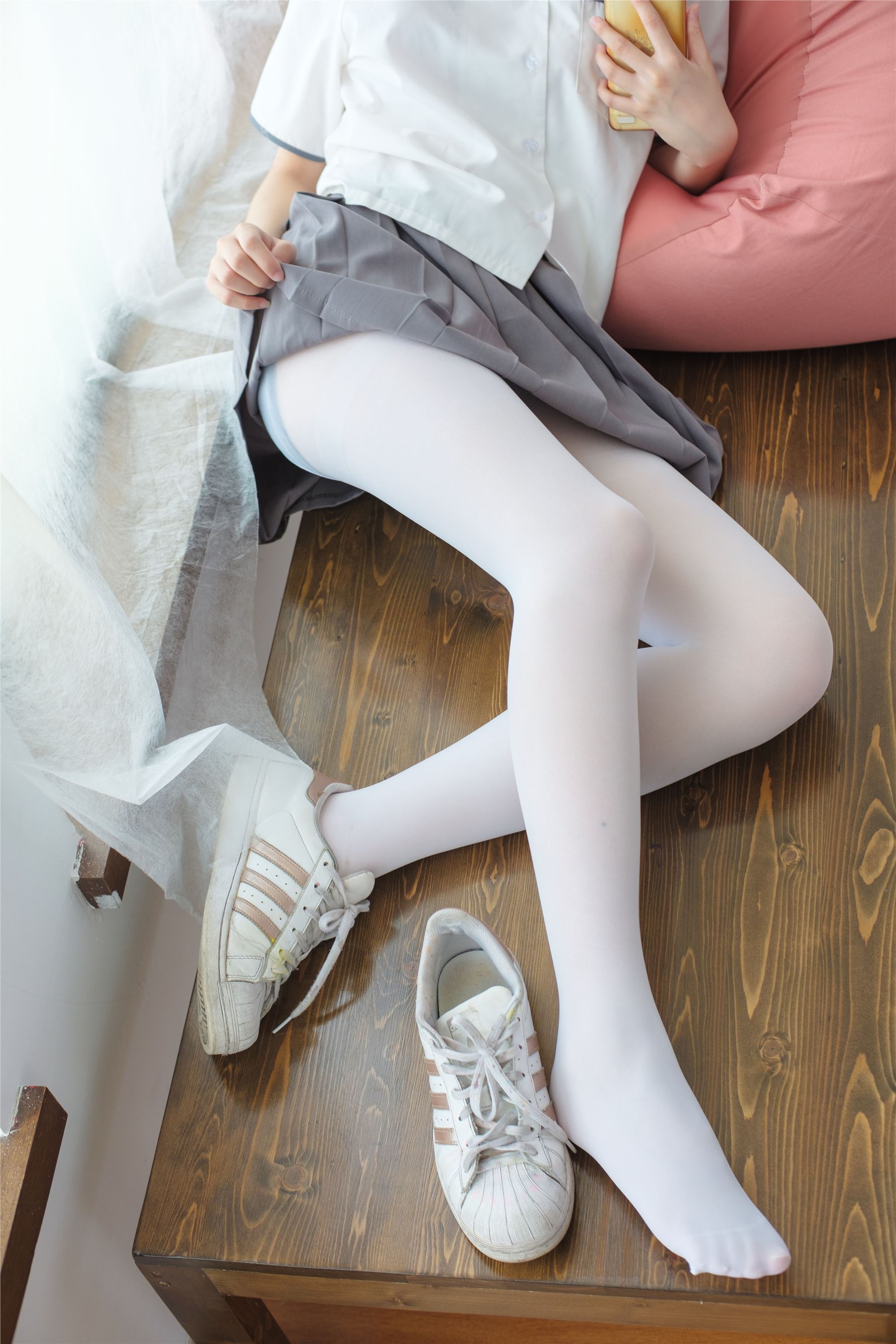 [森萝财团]萝莉丝足写真 BETA-026