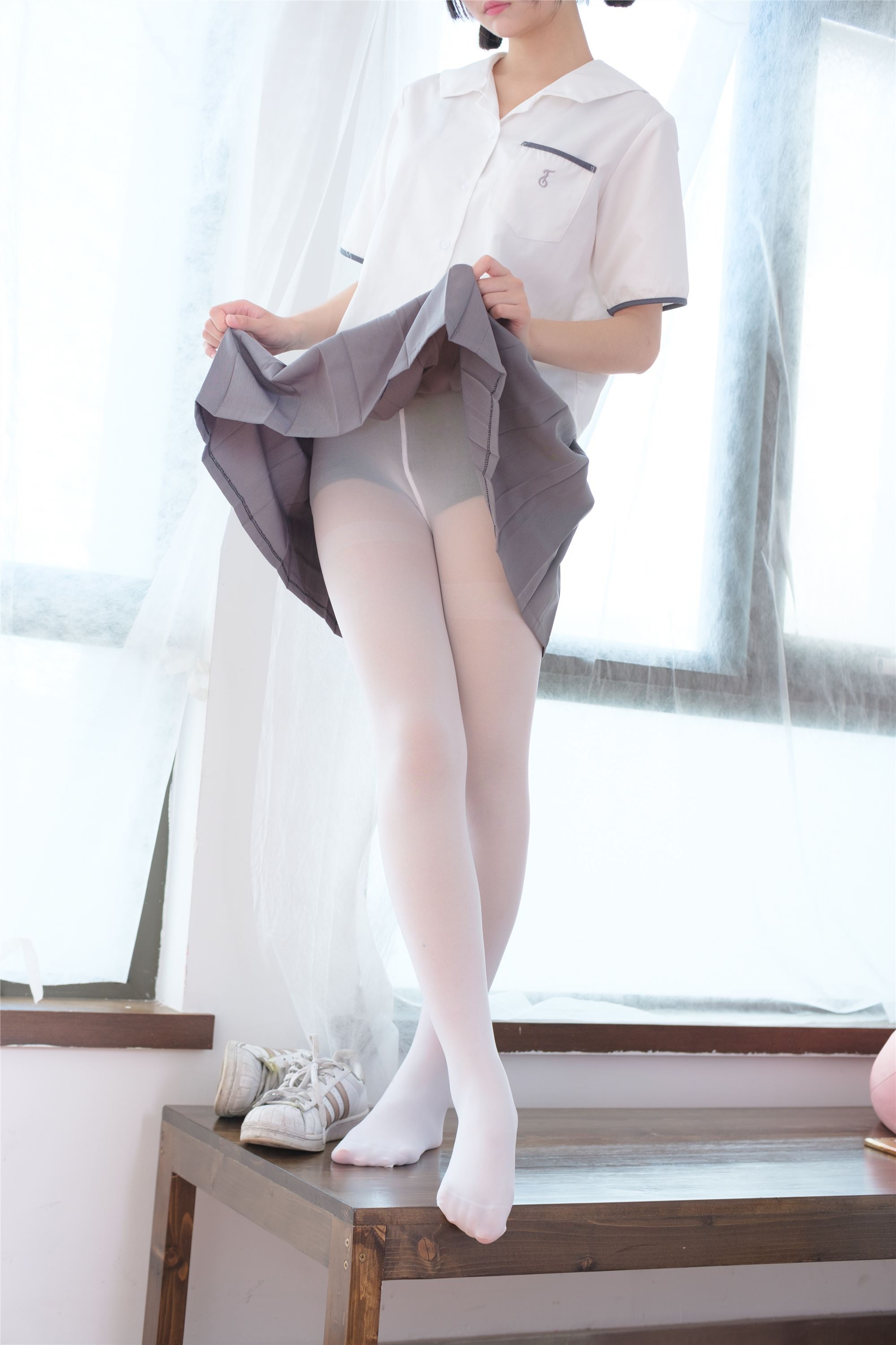 [森萝财团]萝莉丝足写真 BETA-026