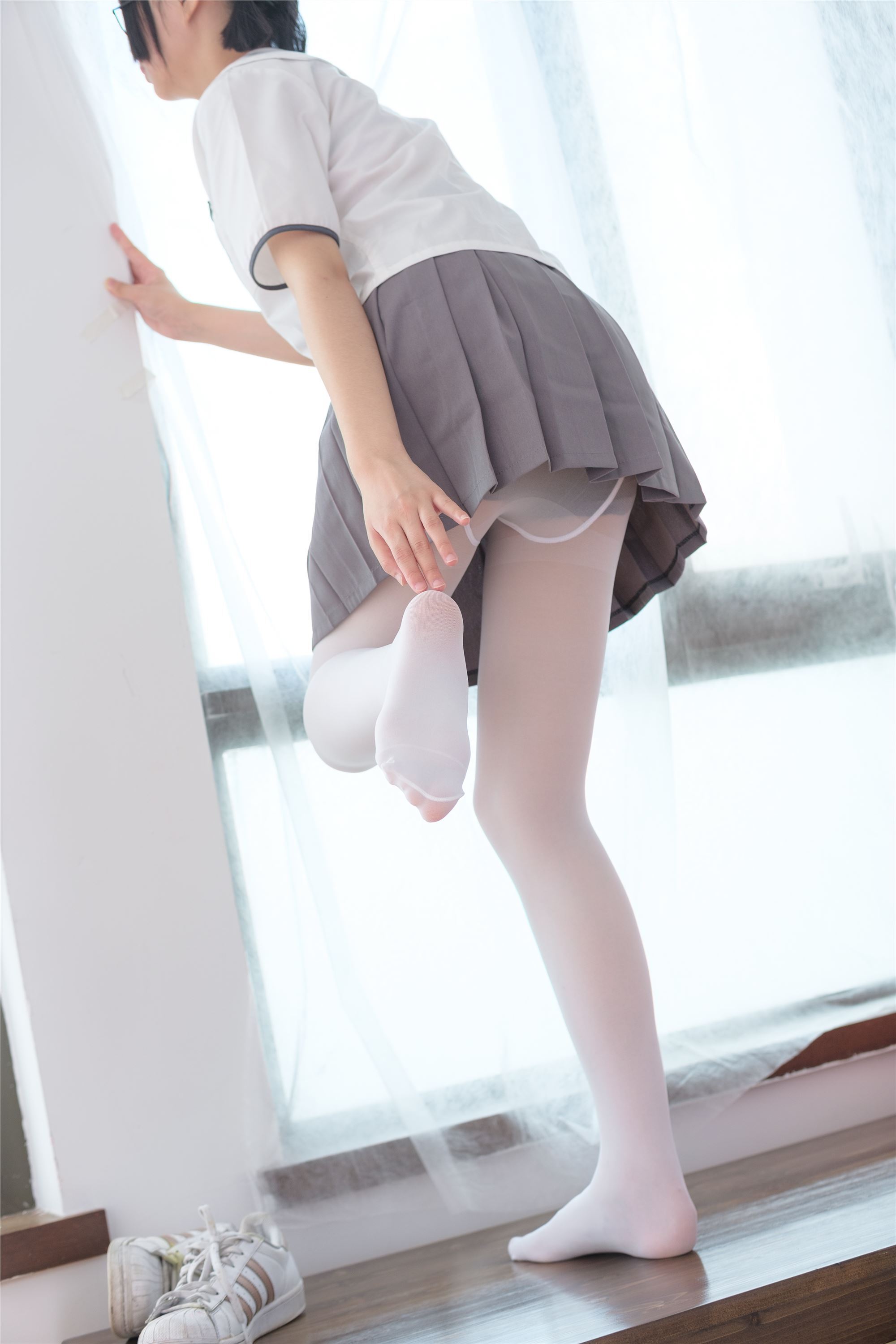 [森萝财团]萝莉丝足写真 BETA-026