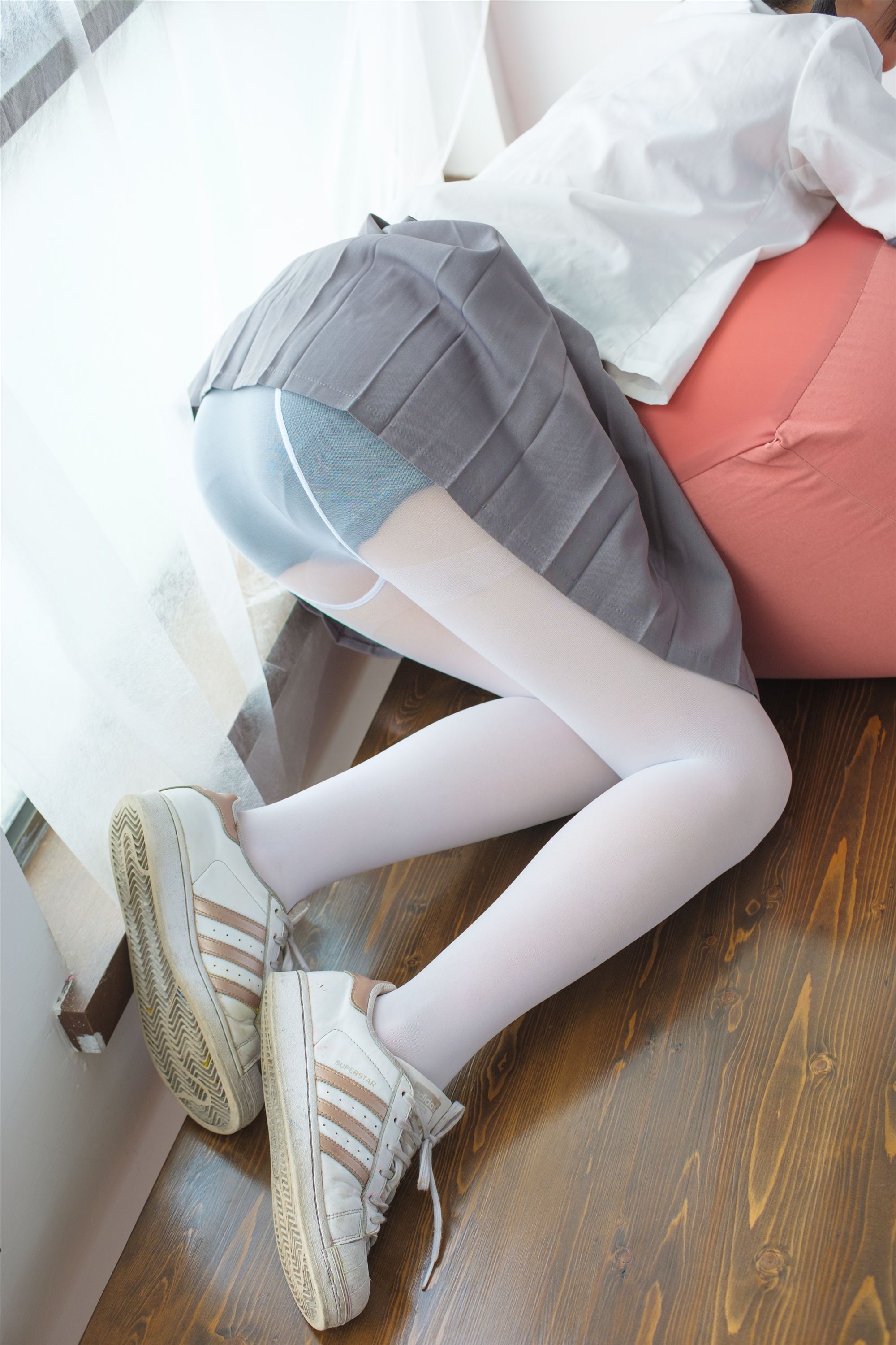 [森萝财团]萝莉丝足写真 BETA-026