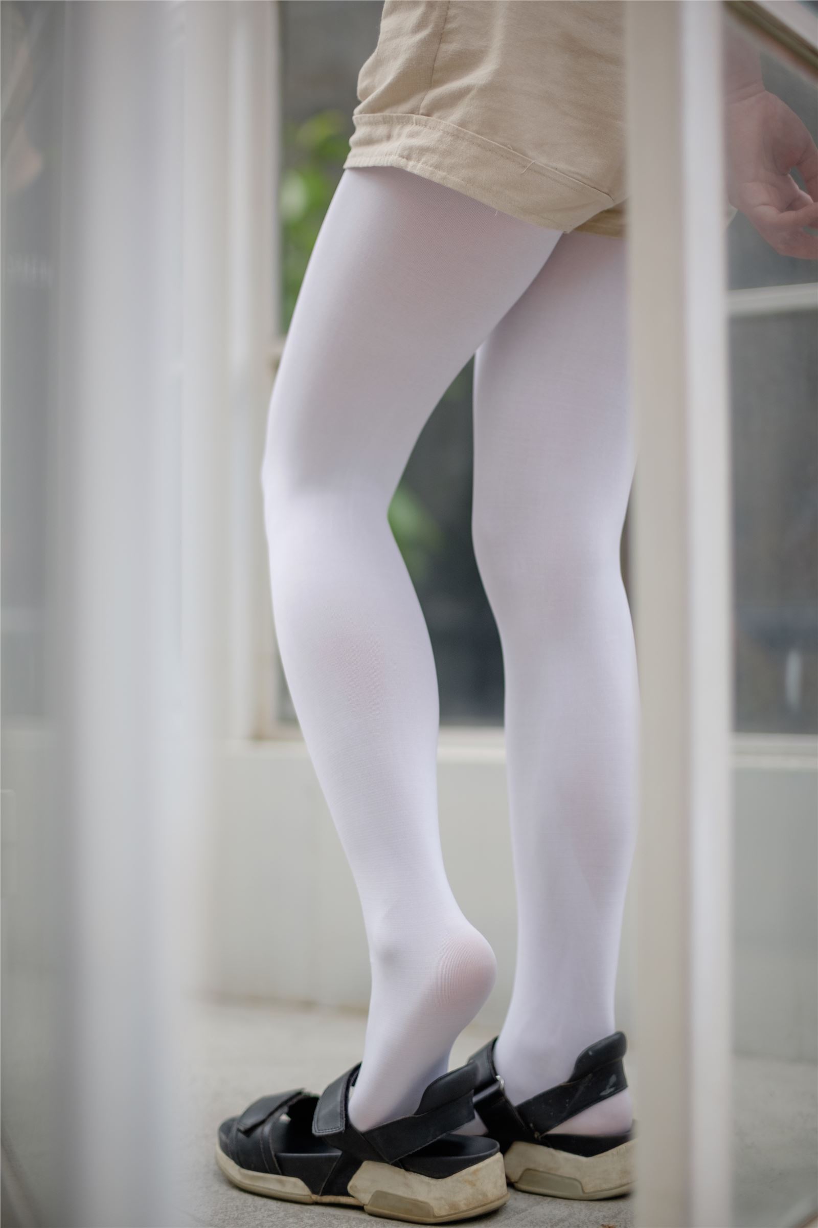 森萝财团写真 – FREE-001