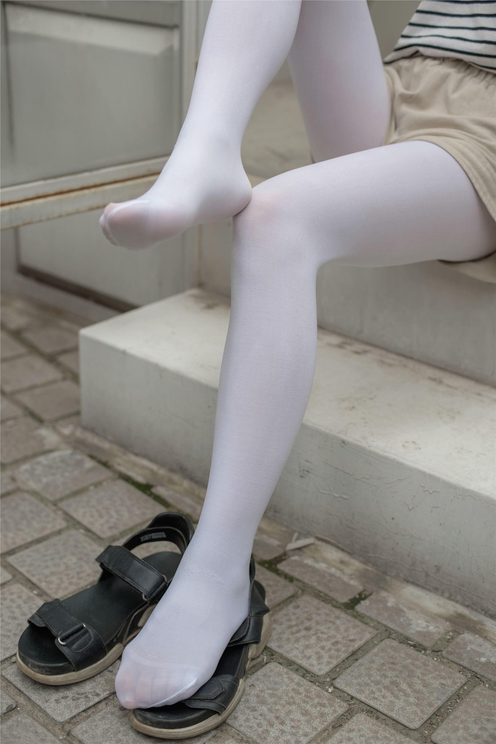 森萝财团写真 – FREE-001