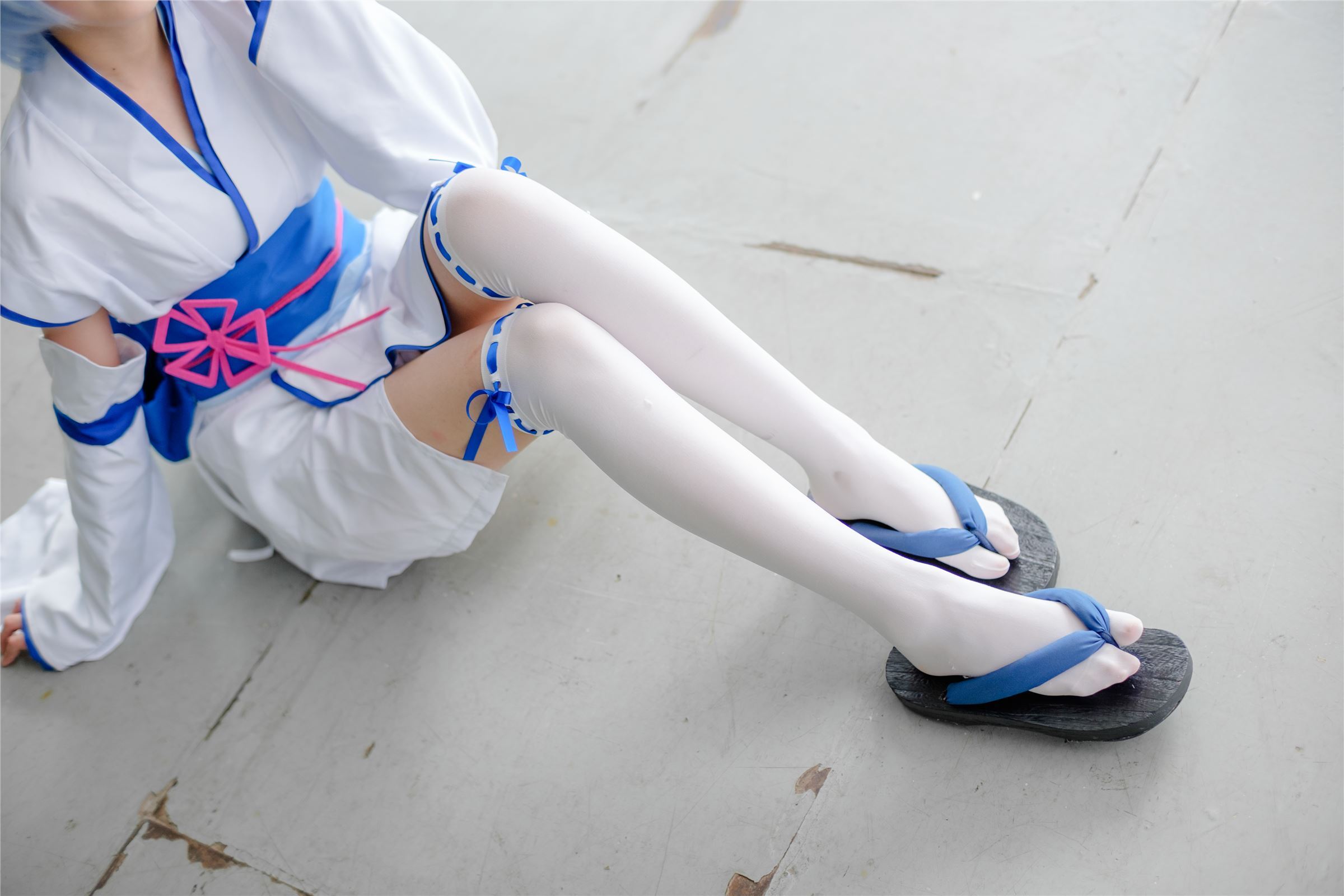 森萝财团写真 – FREE-002