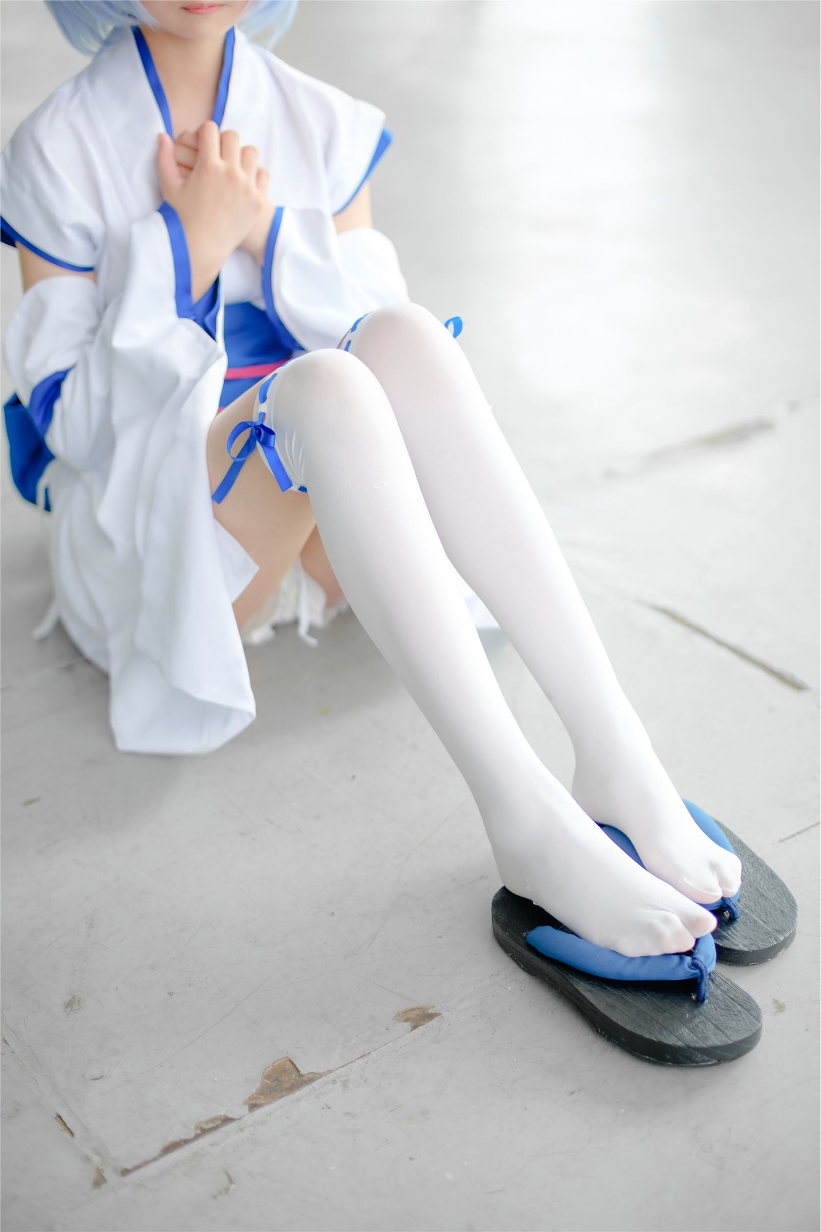 森萝财团写真 – FREE-002