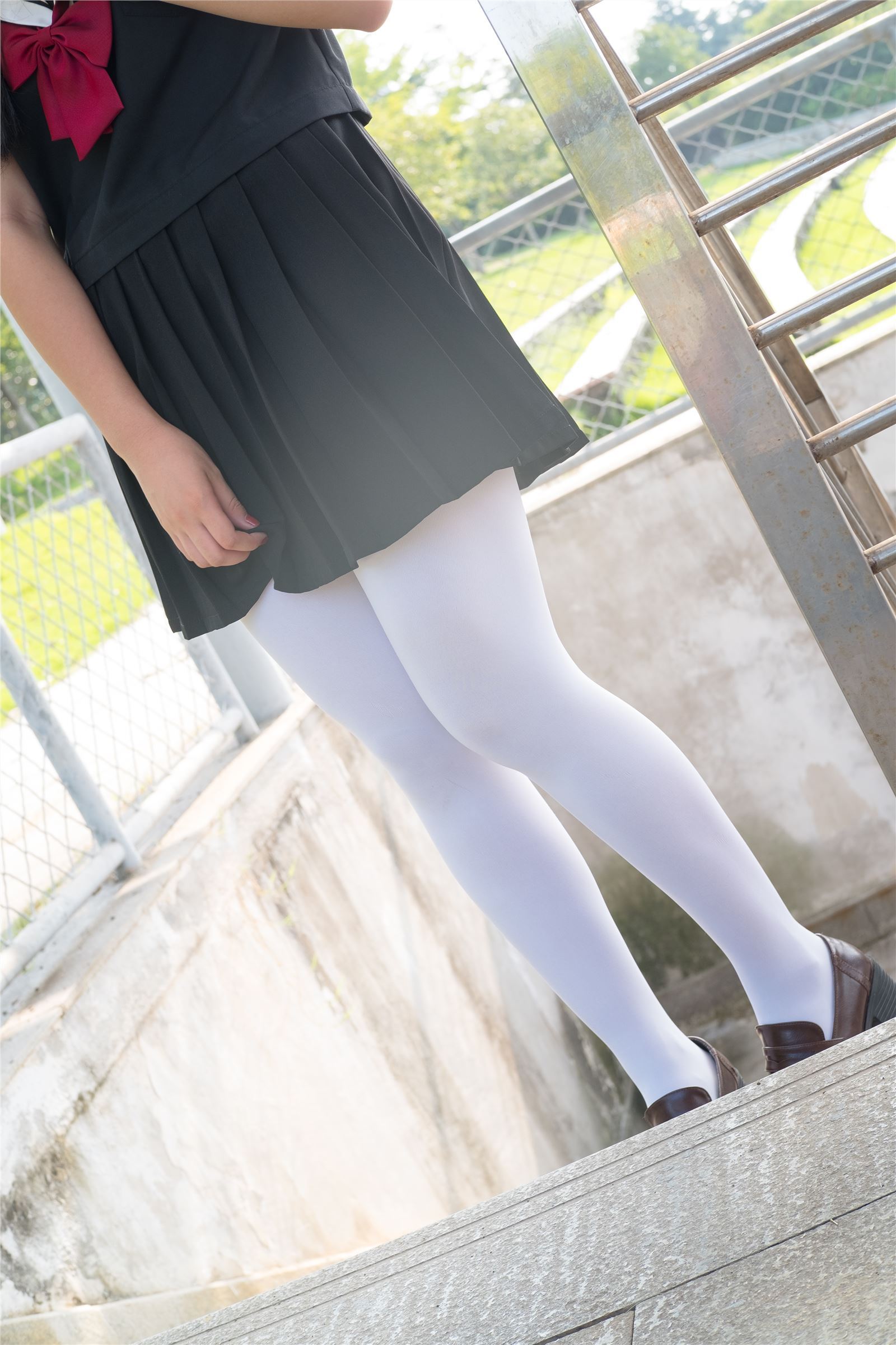 森萝财团写真 – FREE-003