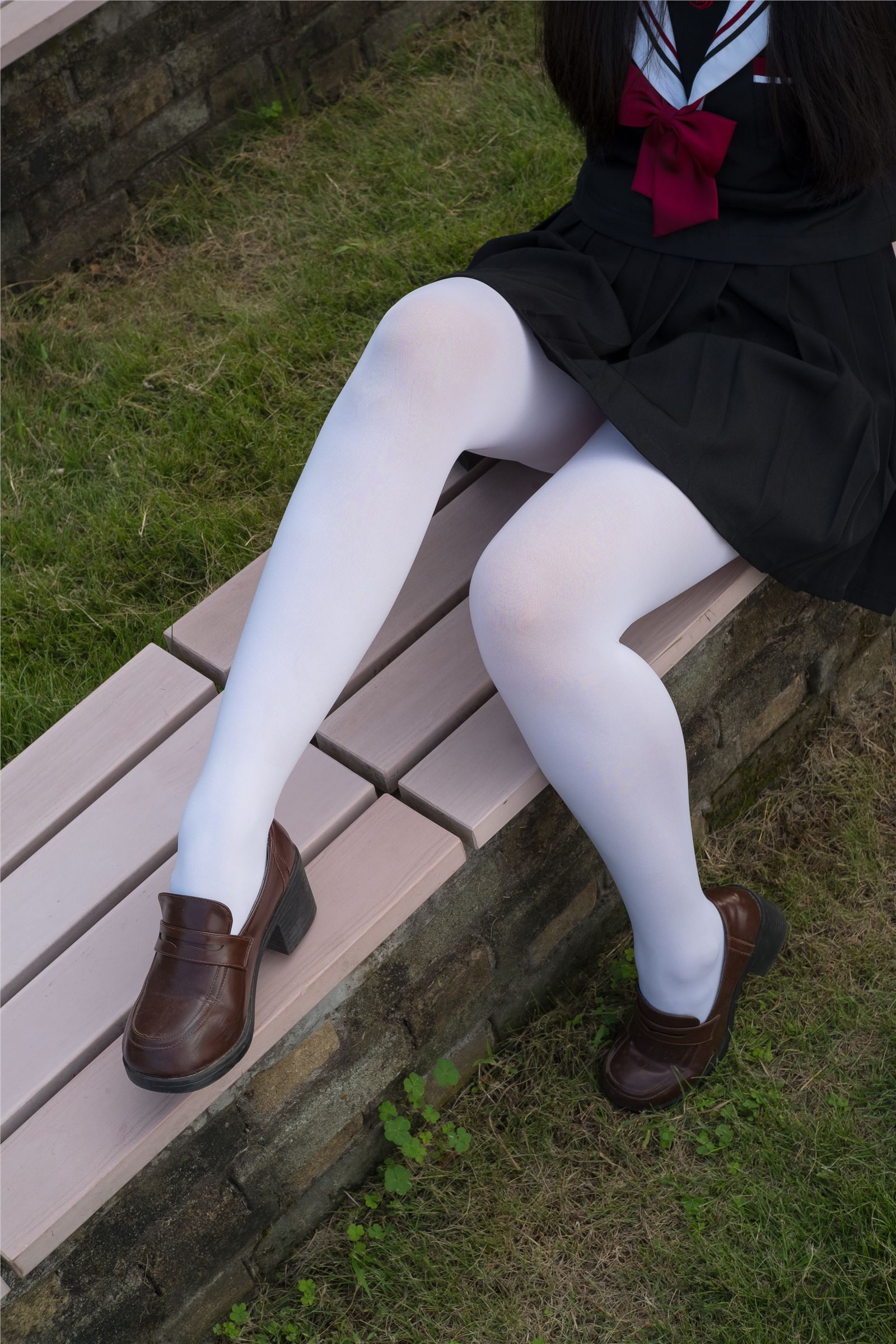 森萝财团写真 – FREE-003