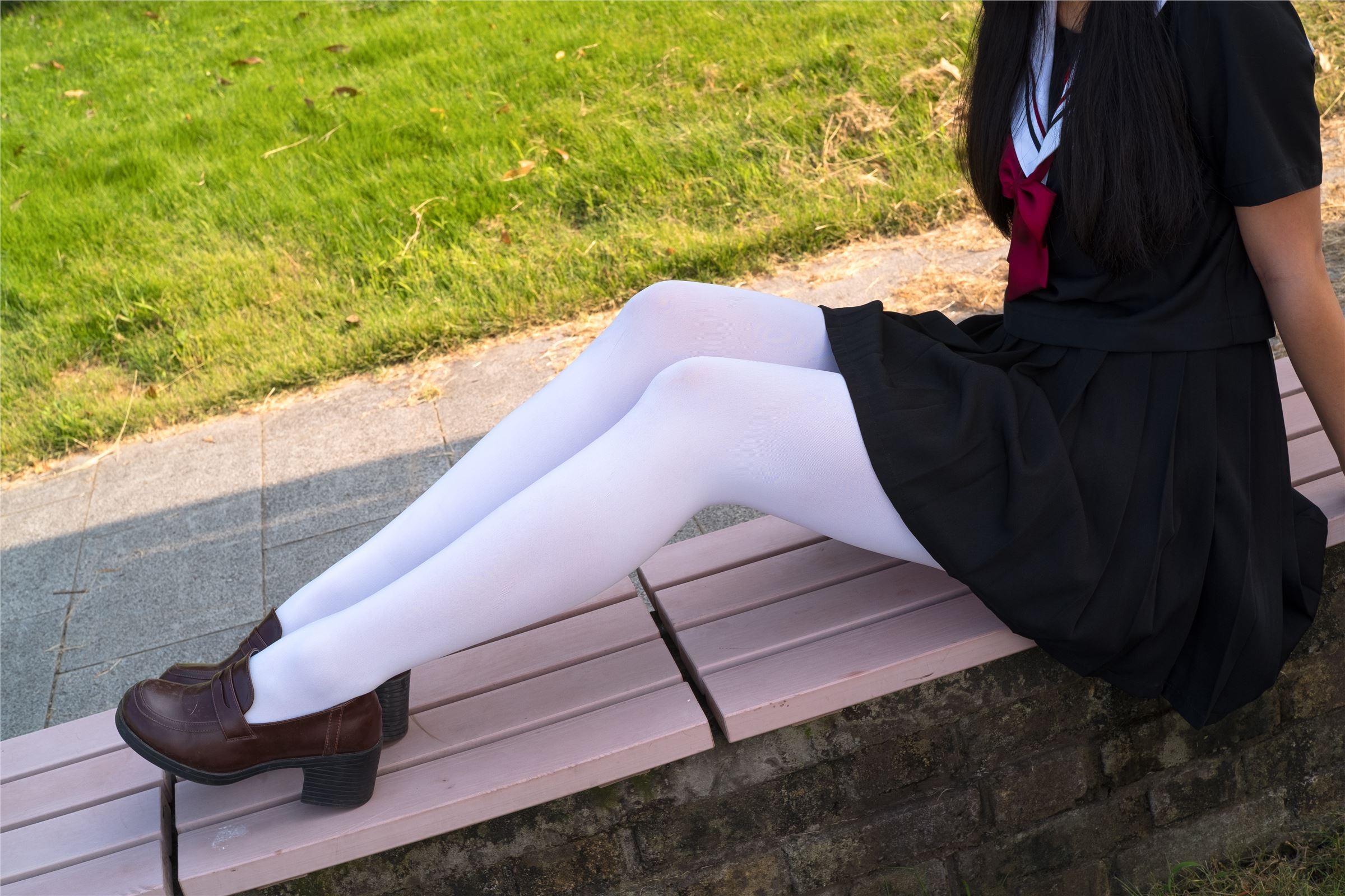 森萝财团写真 – FREE-003