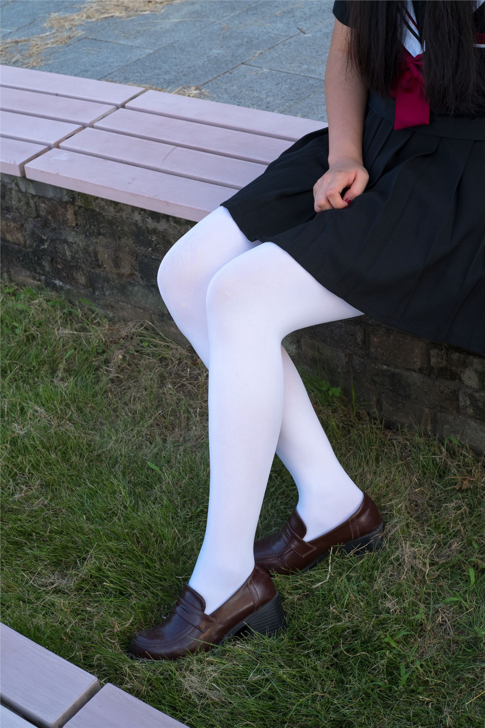 森萝财团写真 – FREE-003