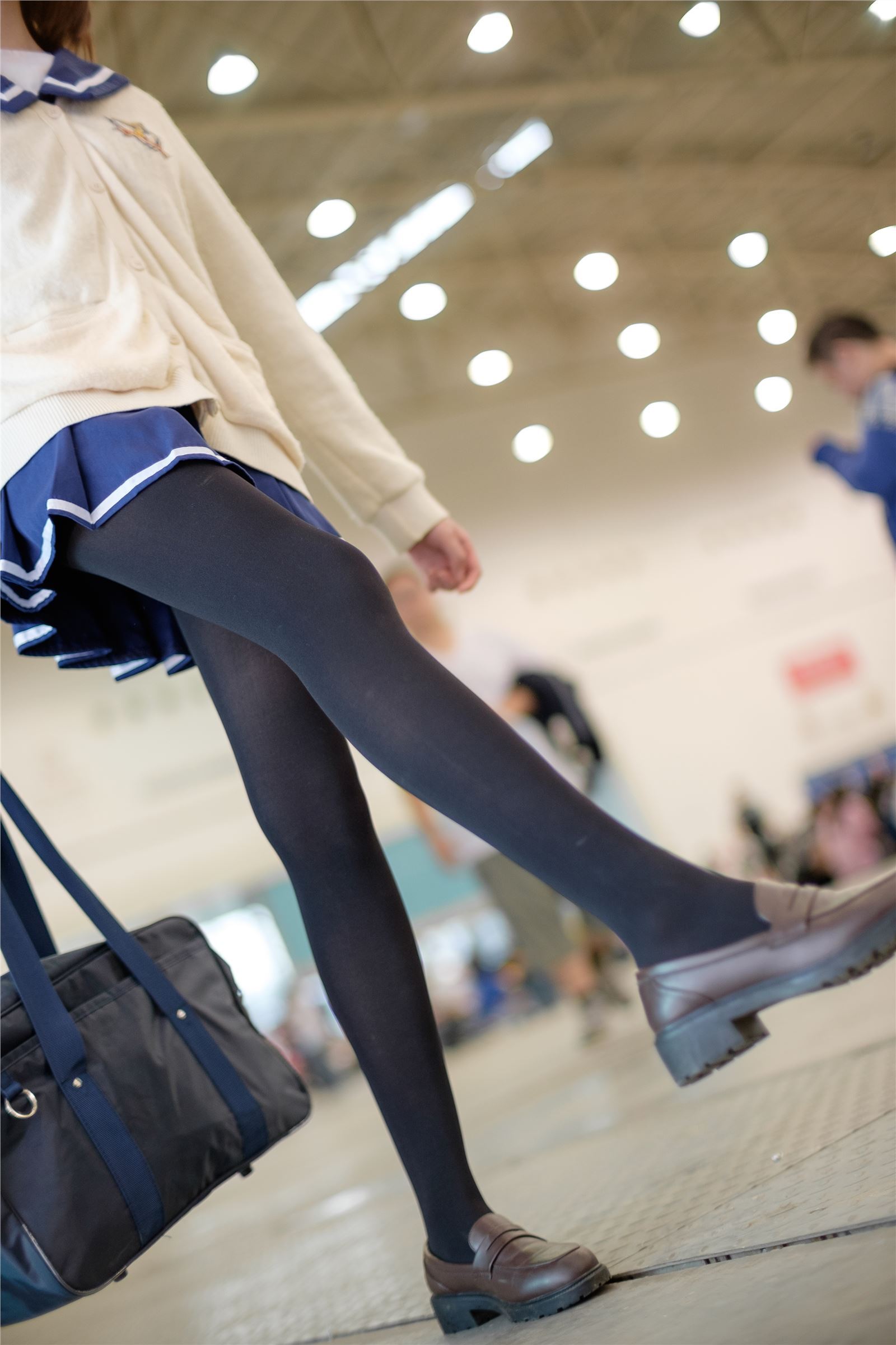 森萝财团写真 – FREE-004