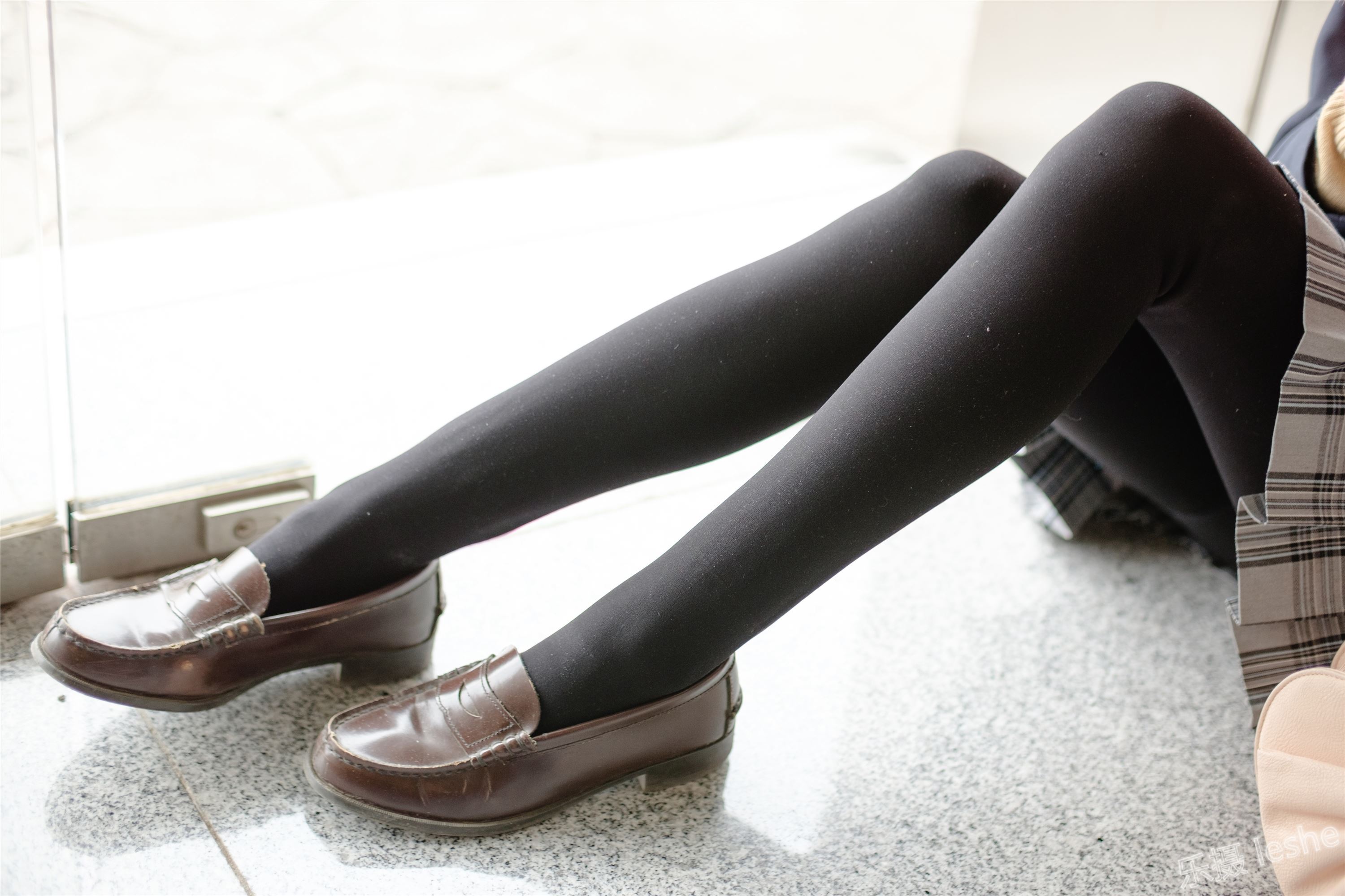 [森萝财团]萝莉丝足写真 Free-007