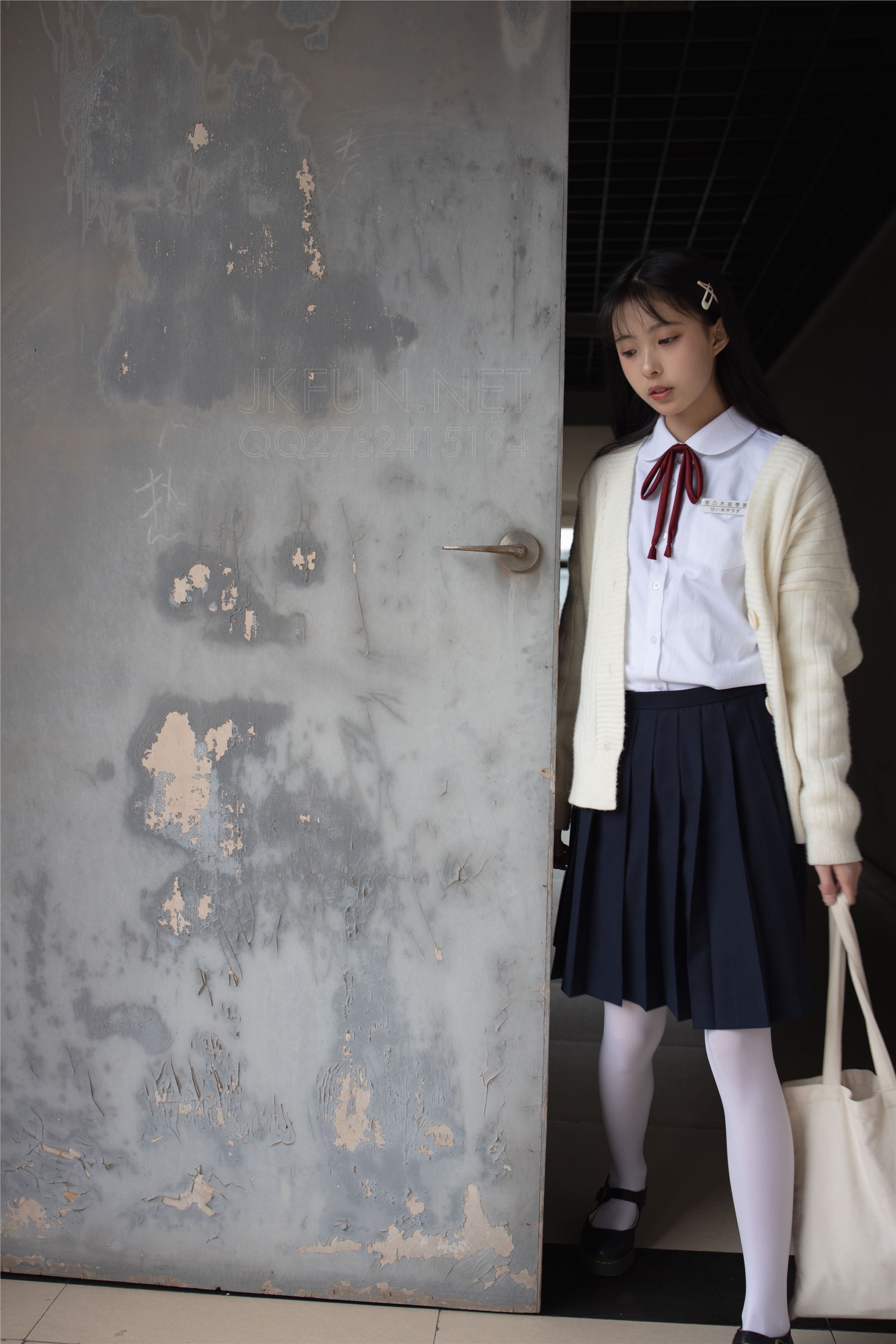 [森萝财团]萝莉丝足写真 JKFUN-001 甜米 纯纯的白丝学妹