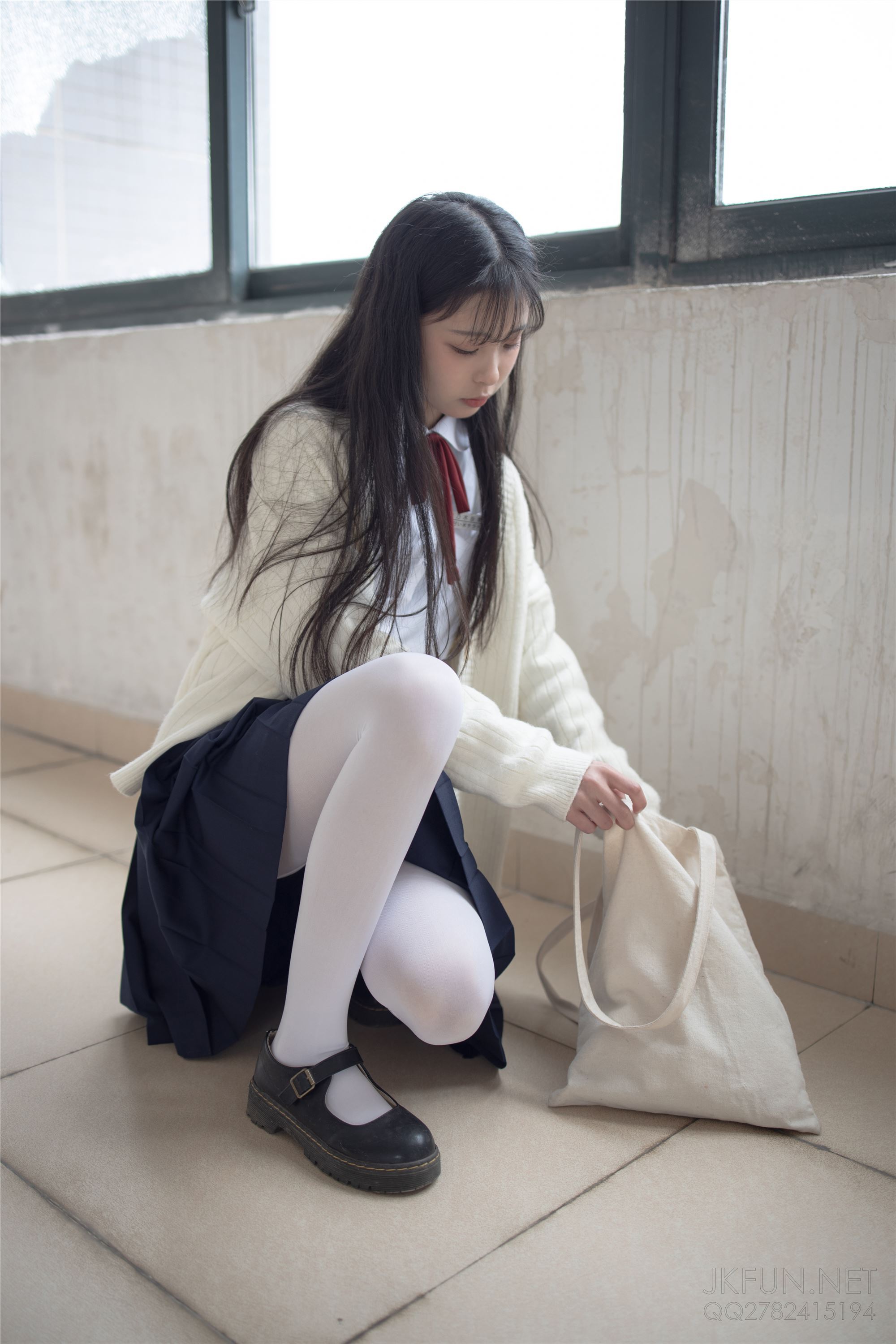 [森萝财团]萝莉丝足写真 JKFUN-001 甜米 纯纯的白丝学妹