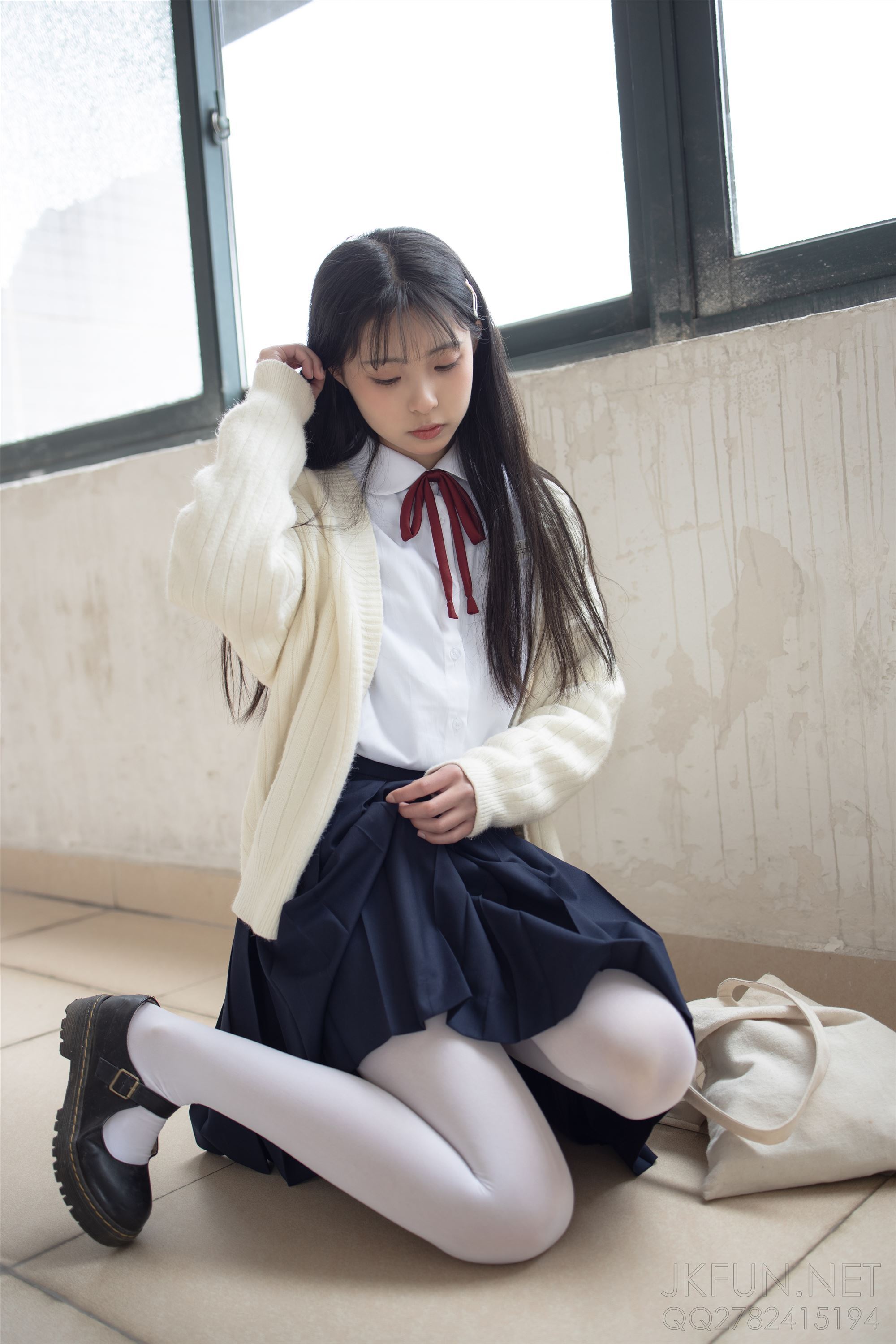 [森萝财团]萝莉丝足写真 JKFUN-001 甜米 纯纯的白丝学妹