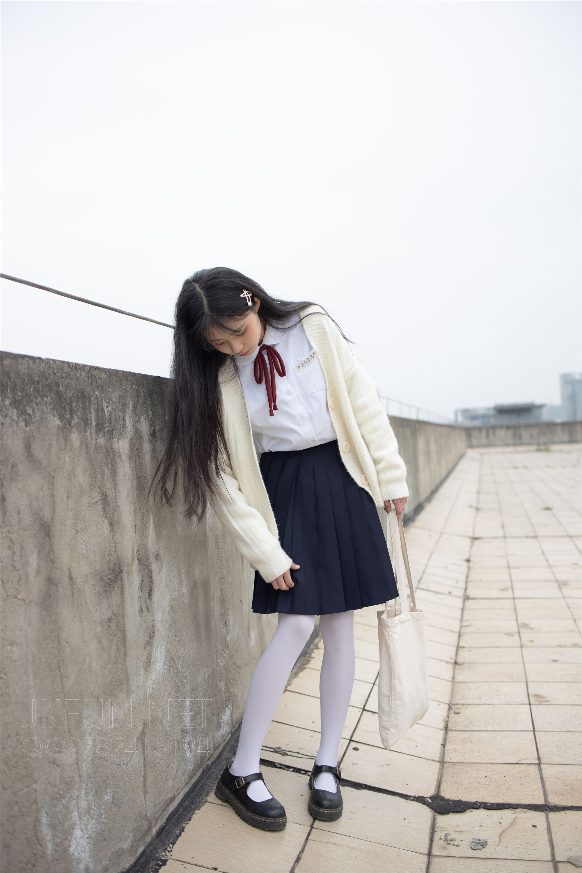 [森萝财团]萝莉丝足写真 JKFUN-001 甜米 纯纯的白丝学妹