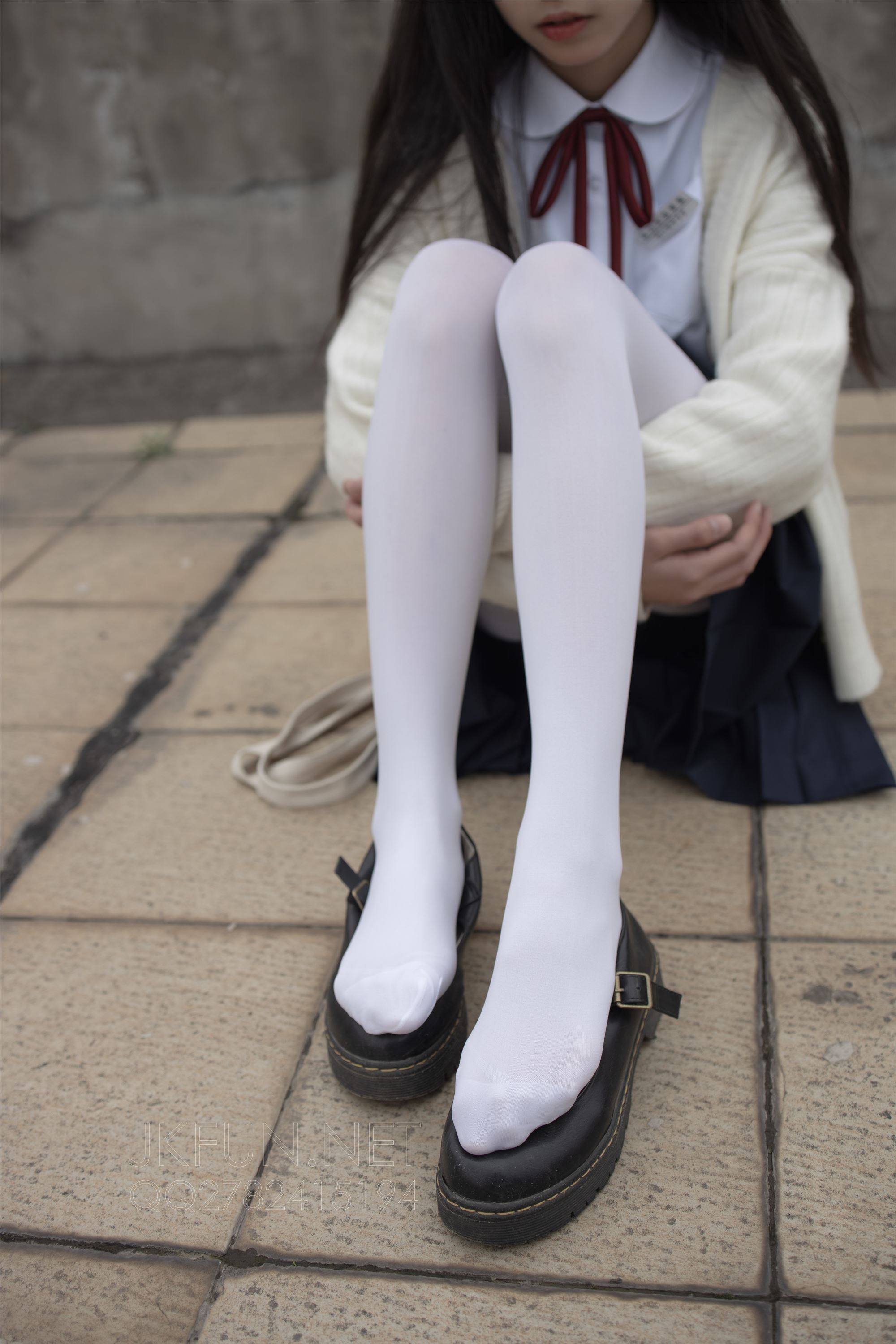 [森萝财团]萝莉丝足写真 JKFUN-001 甜米 纯纯的白丝学妹