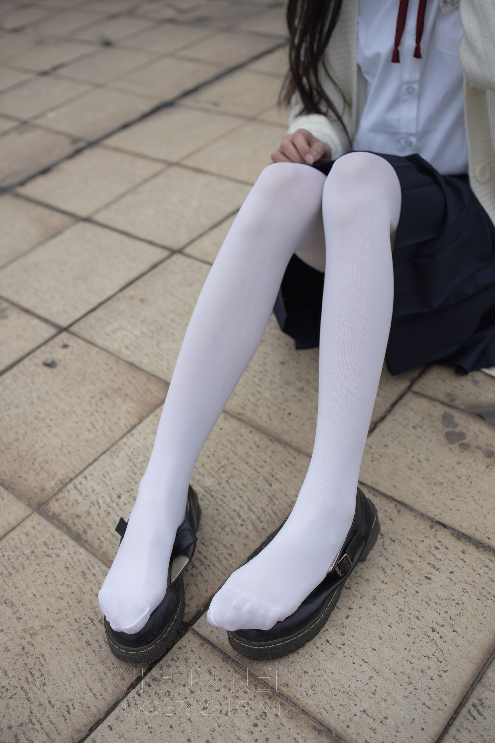 [森萝财团]萝莉丝足写真 JKFUN-001 甜米 纯纯的白丝学妹