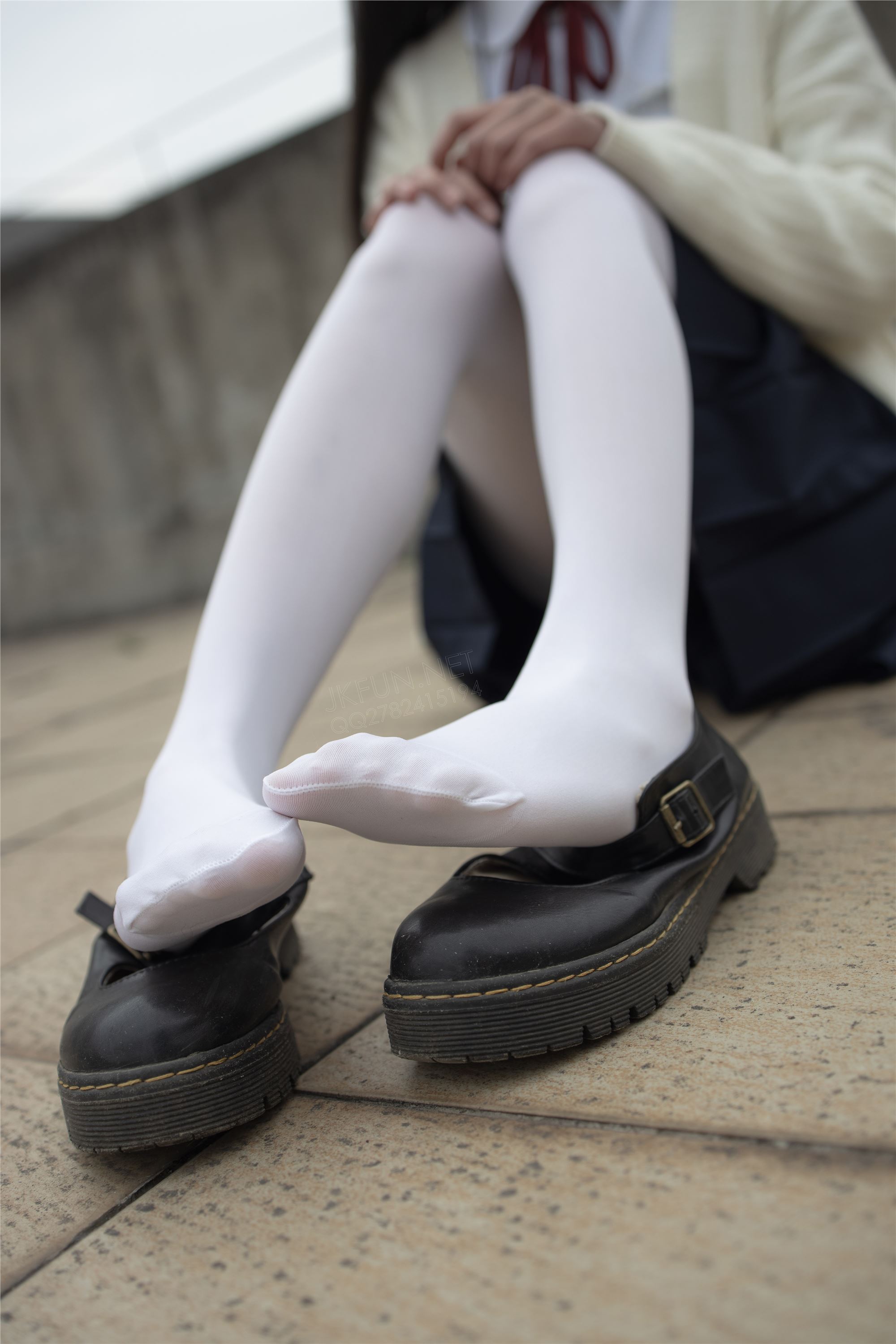 [森萝财团]萝莉丝足写真 JKFUN-001 甜米 纯纯的白丝学妹