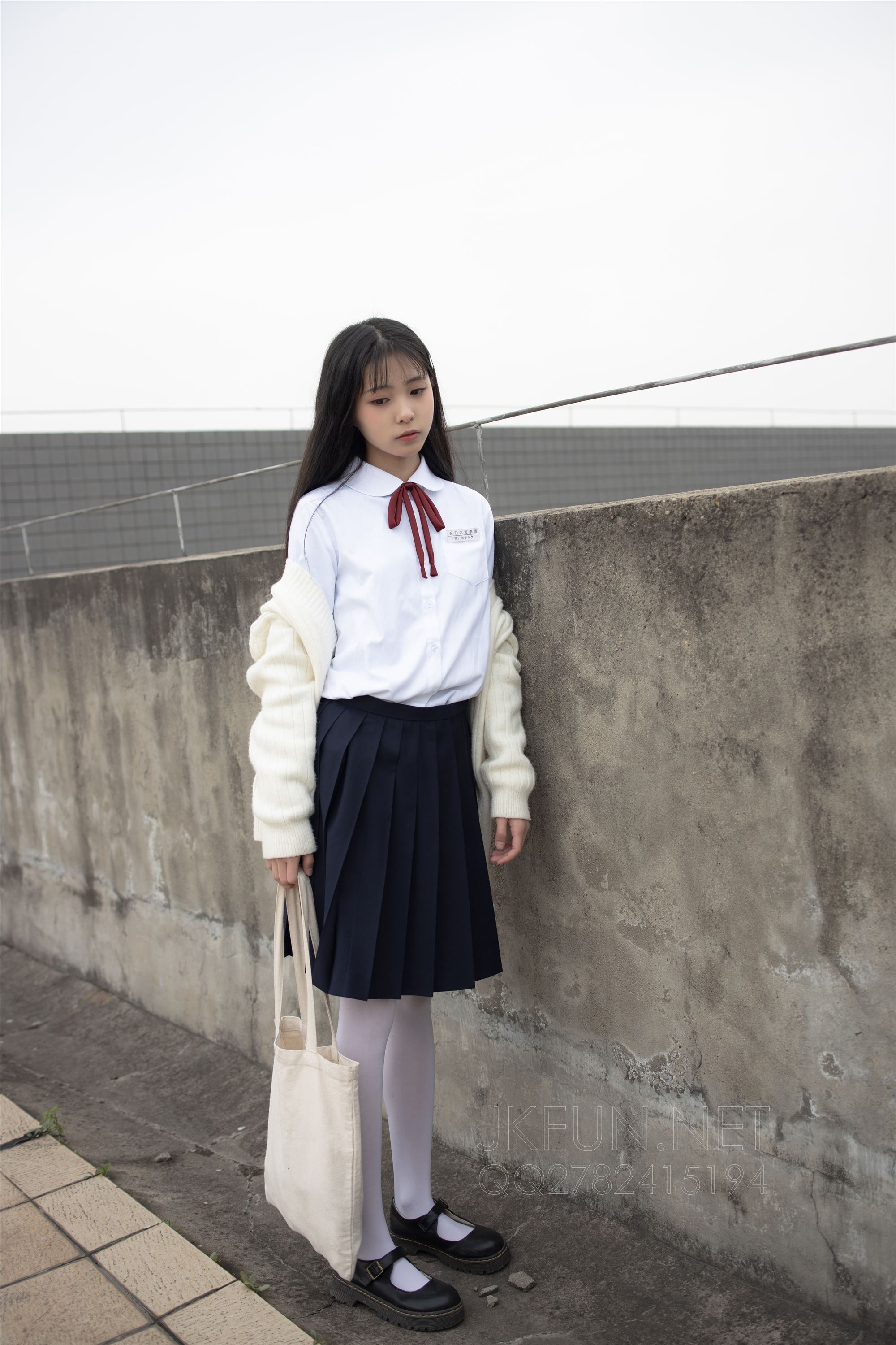 [森萝财团]萝莉丝足写真 JKFUN-001 甜米 纯纯的白丝学妹