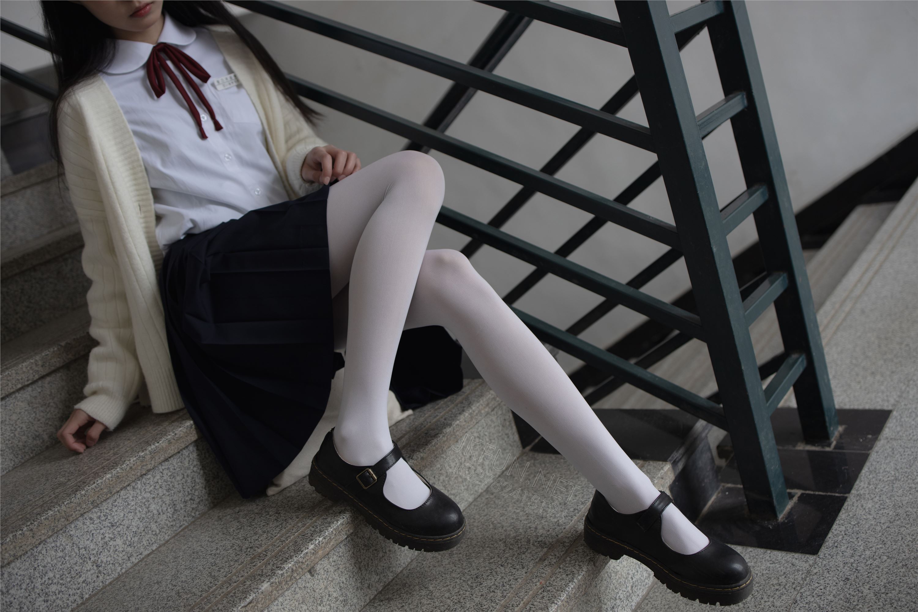 [森萝财团]萝莉丝足写真 JKFUN-001 甜米 纯纯的白丝学妹